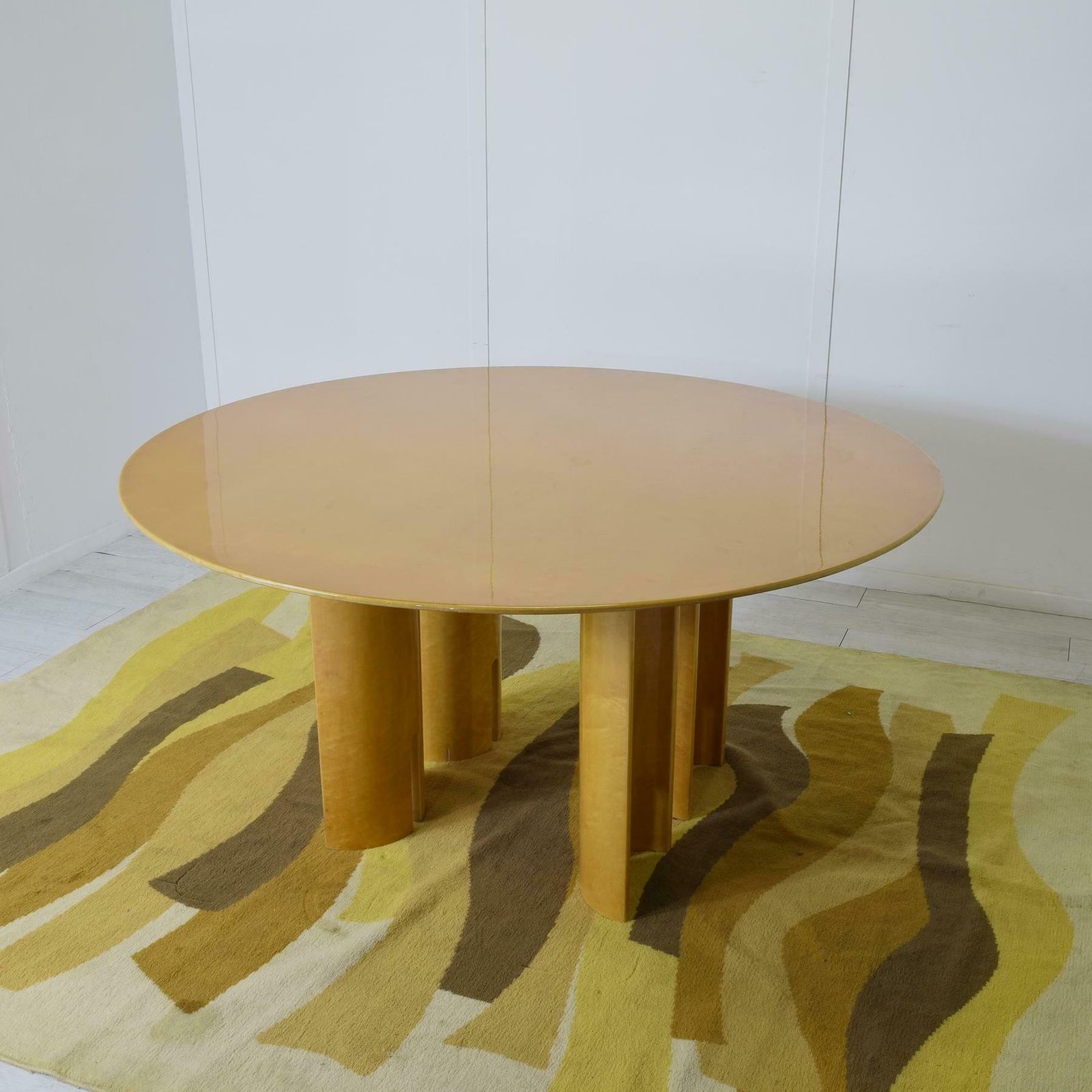 Giovanni Offredi Round Table For Saporiti Italia 1980s. photo Furniture
