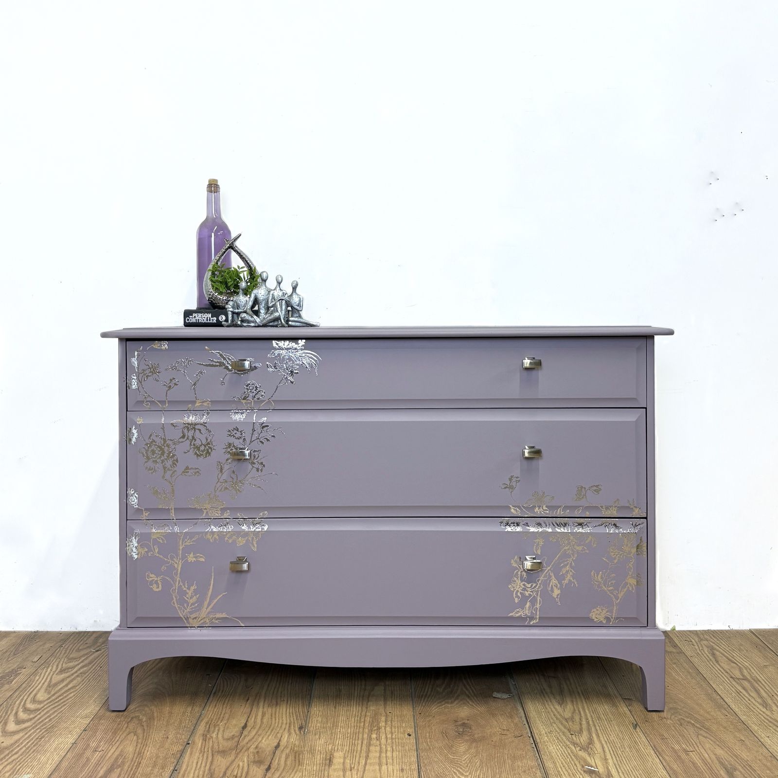 Lilac And Silver Stag Minstrel Chest Of Drawers