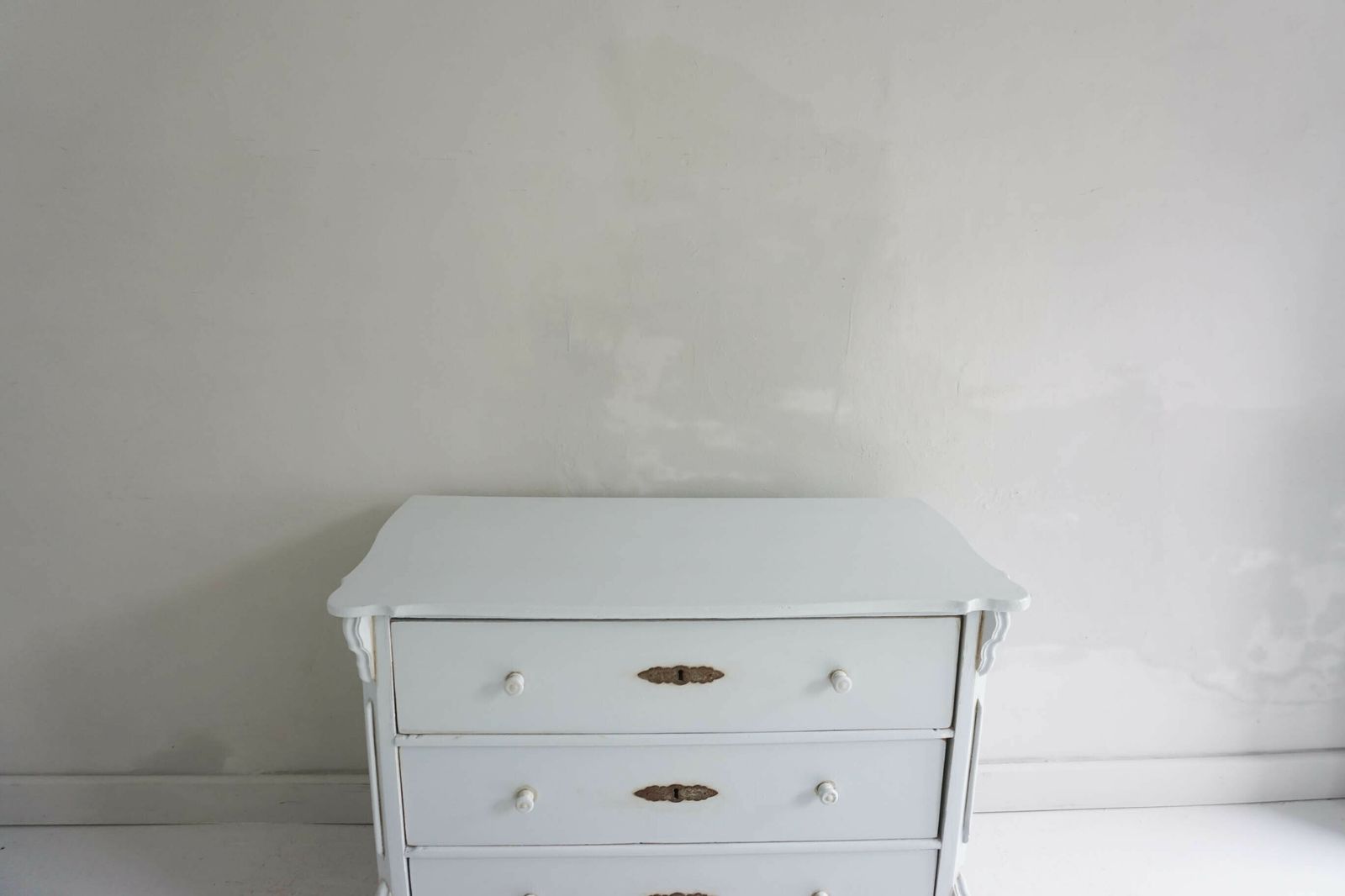 Continental Chest Of Drawers photo furniture
