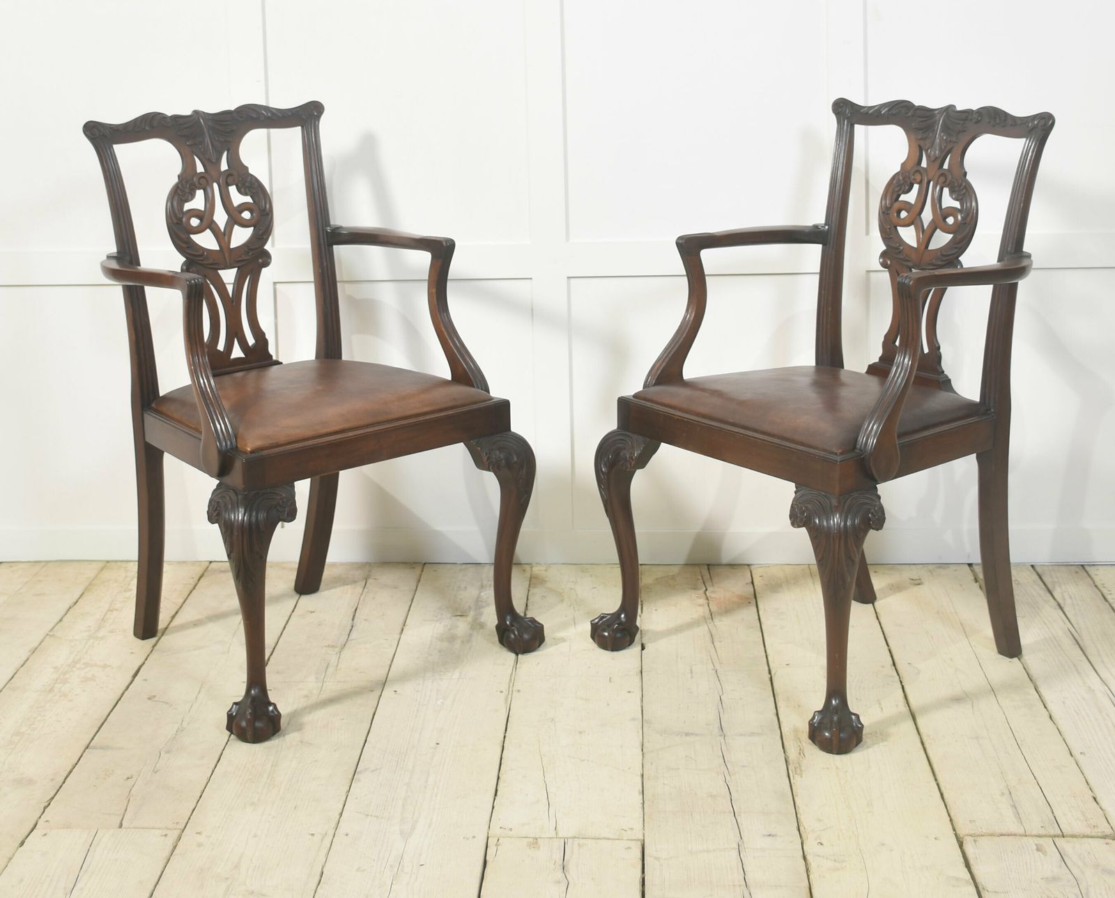 photo buy Set Of Eight Mahogany Dining Chairs In Chippendale Style