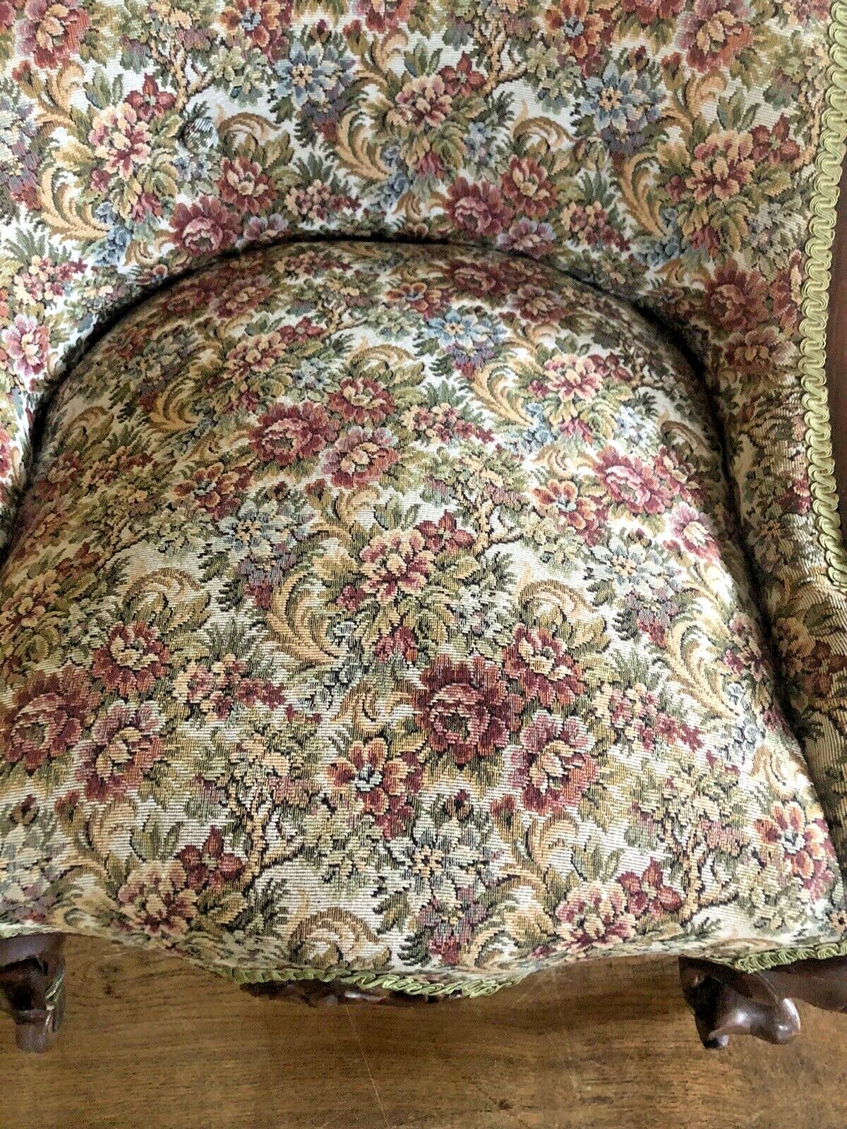 photo vintage Original Antique Ornate Woven Tapestry Ladies Slipper Nursing Chair