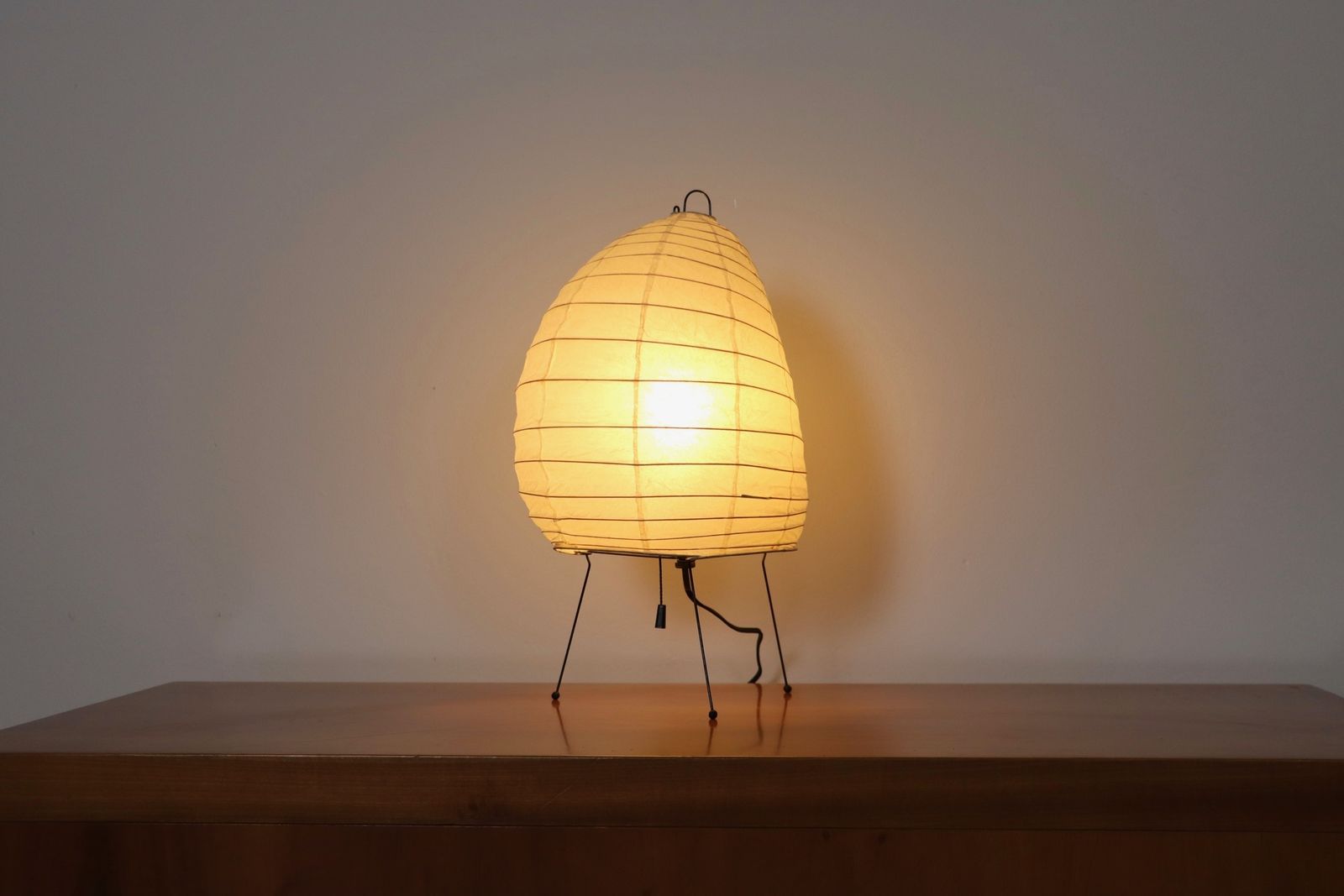 Vintage Akari Model 1n Light Sculpture Table Lamp By Isamu Noguchi, Japan 1980s photo furniture