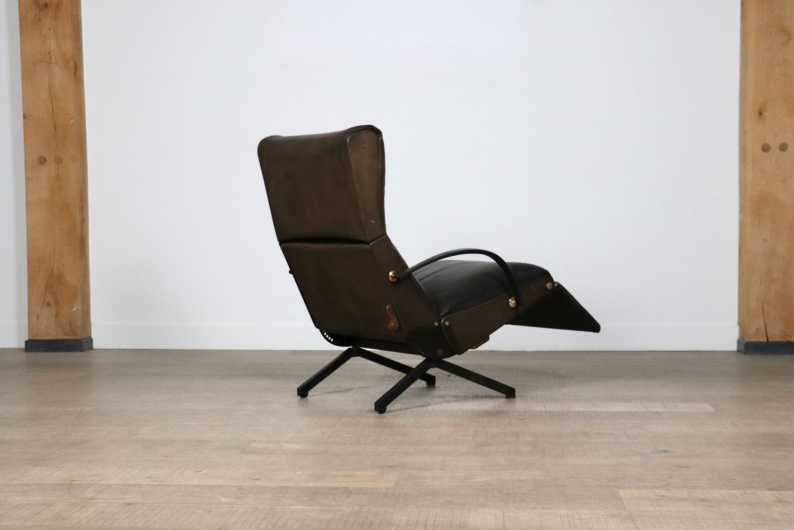 P40 Lounge Chair By Osvaldo Borsani For Tecno In Original Leather, Italy 1960s photo vinterior