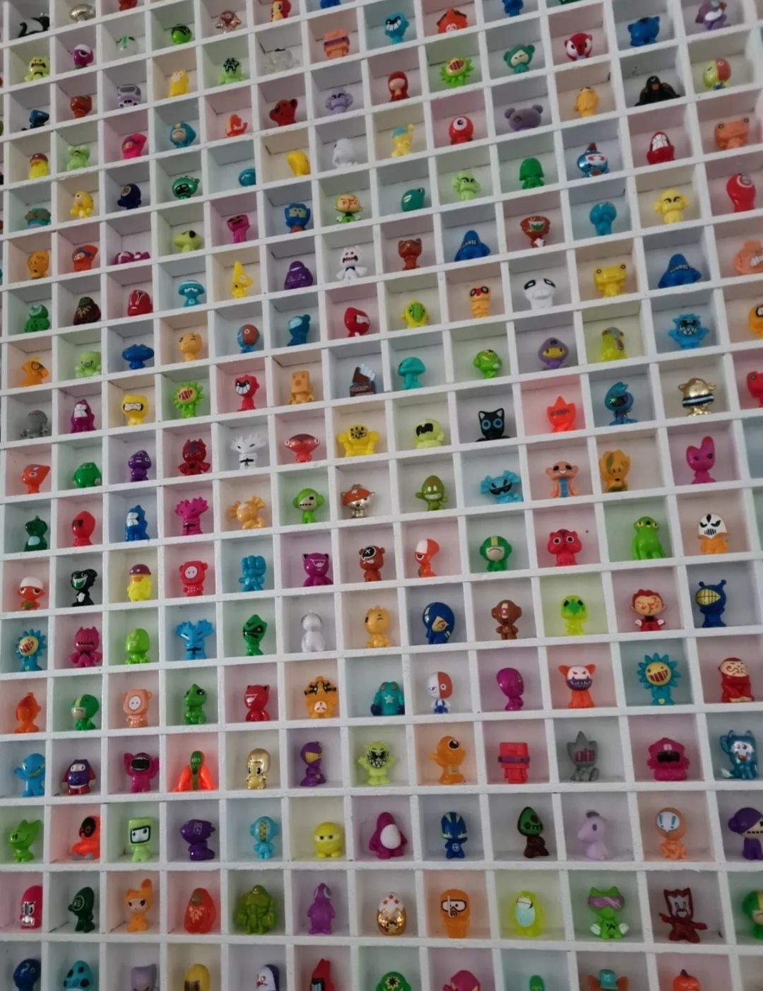 Bespoke Handcrafted Display Board And 324 Gogo Crazy Bones Figures photo 449.0