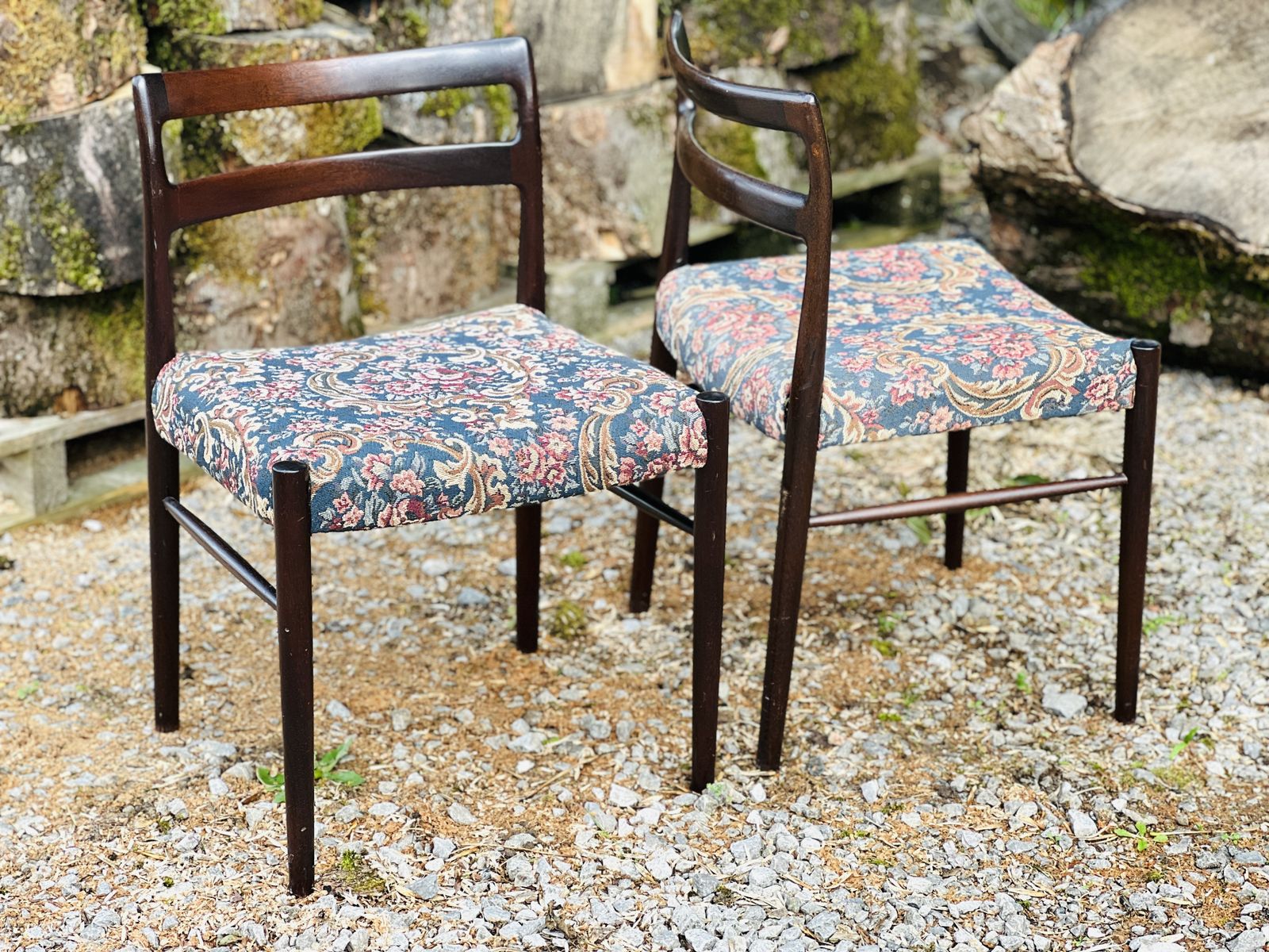 A Set Of Four Mid Century Chairs In Dark Wood photo vinterior