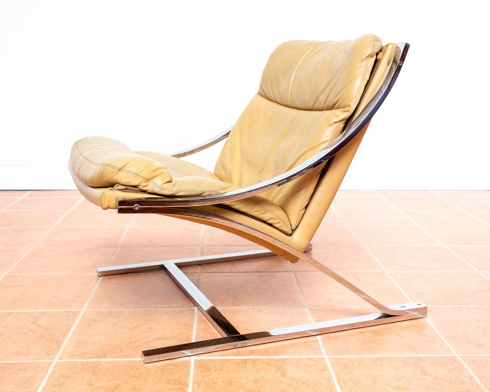 photo for sale Zeta Leather Chair By Paul Tuttle For Strassle Cream Leather Chrome Cantilever 1970s Space Age Mcm Mid Century Modernist Rocket Launcher Chair Z Chair