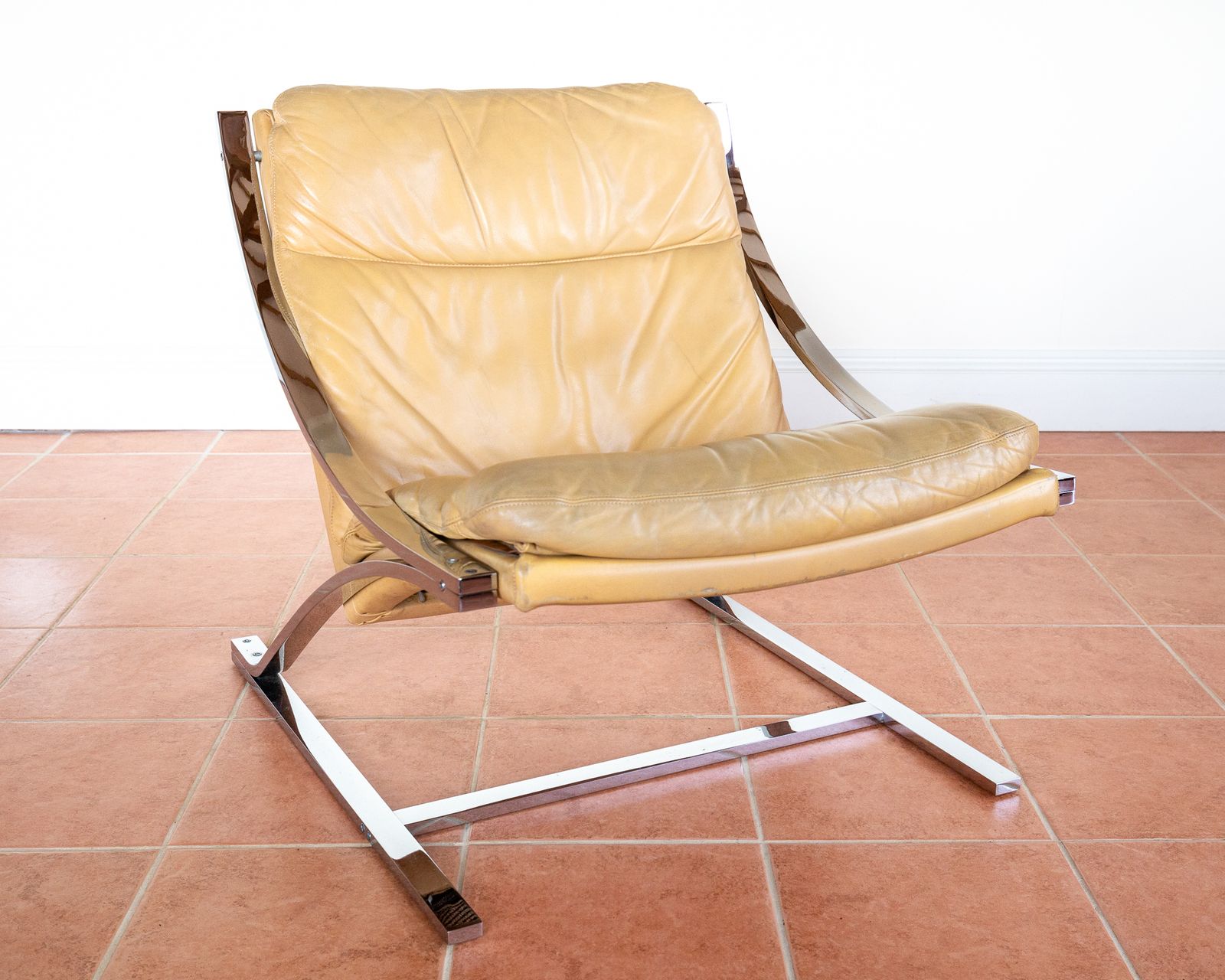 photo vintage Zeta Leather Chair By Paul Tuttle For Strassle Cream Leather Chrome Cantilever 1970s Space Age Mcm Mid Century Modernist Rocket Launcher Chair Z Chair