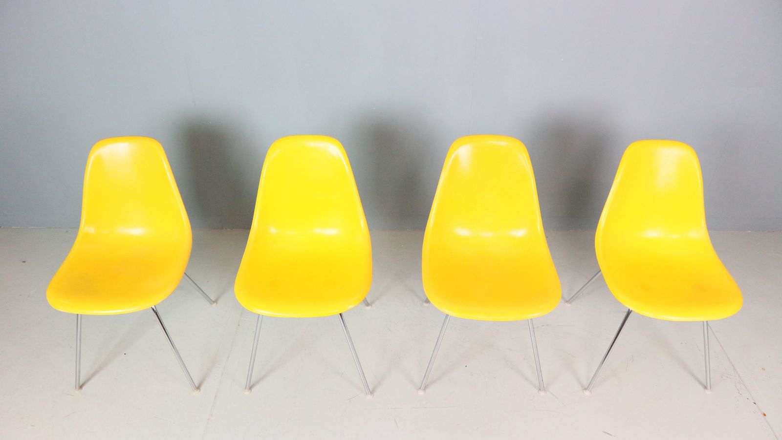 Charles & Ray Eames Set Of 4 Yellow "La Fonda" Chairs For Herman Miller, 1960 photo 3550.0