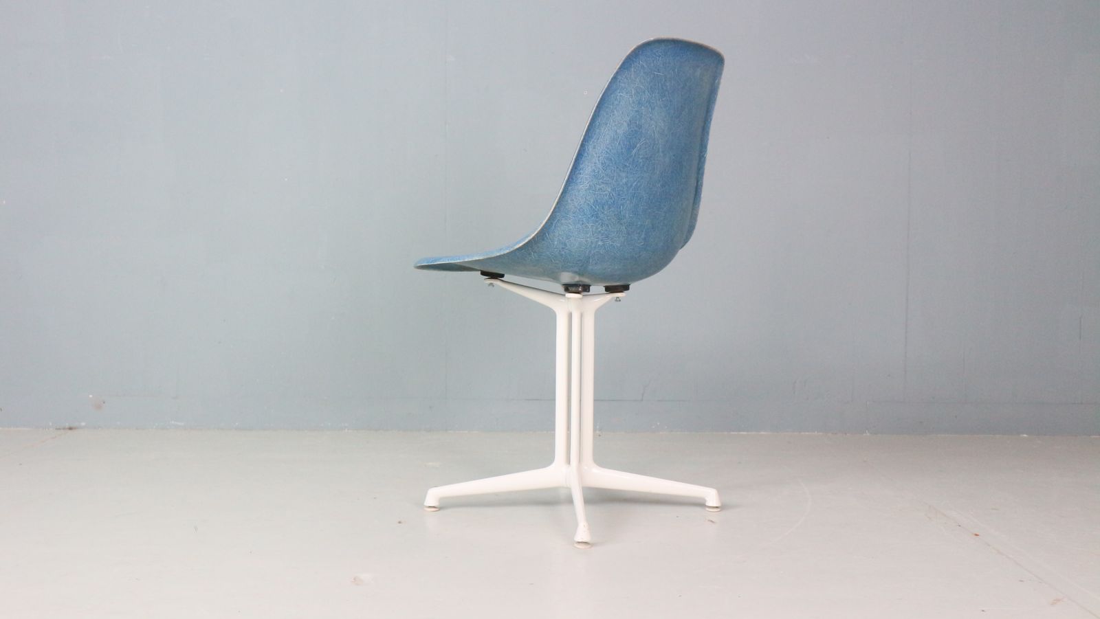 Charles & Ray Eames "La Fonda" Blue Fiberglass Chairs Herman Miller photo 1300.0