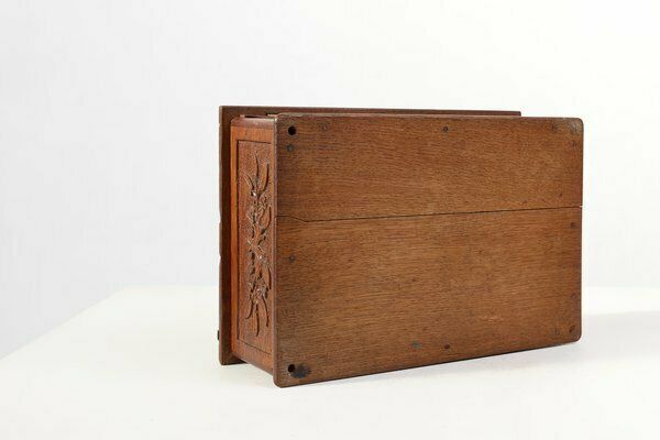 photo vinterior Antique French Sculptured Sewing Box In Oak, 1890s