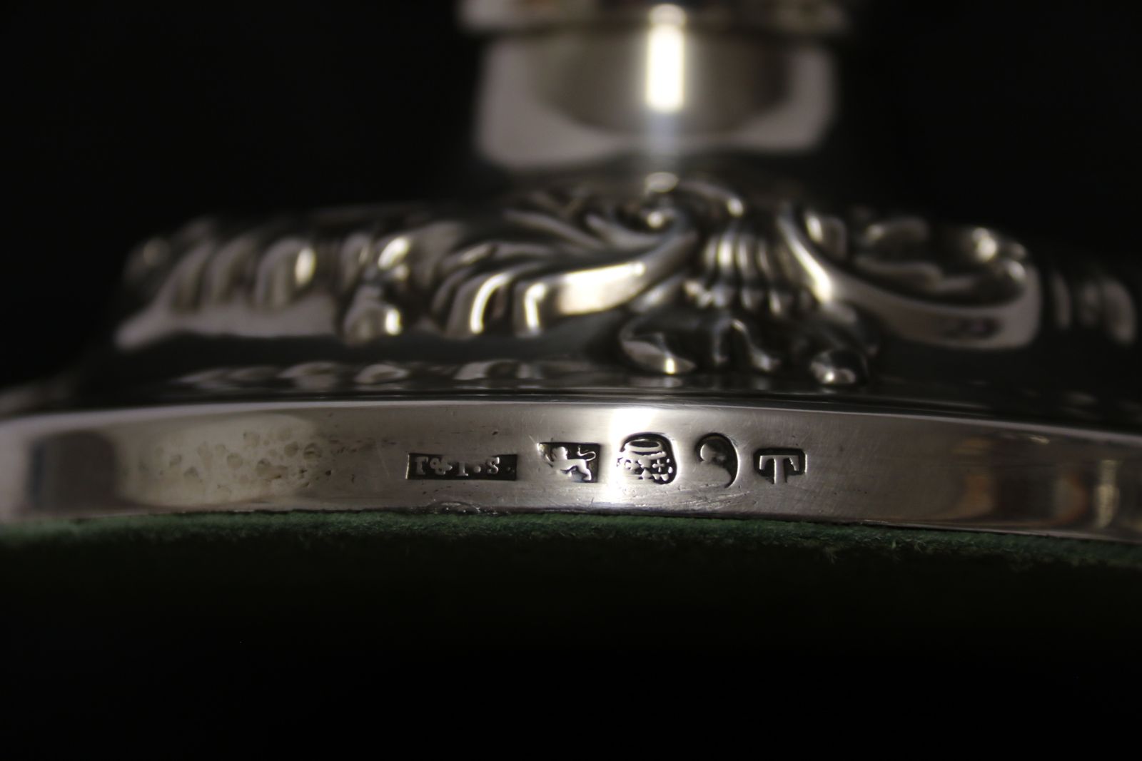 photo vintage A Rare Pair Of English George III Silver Telescopic Candlesticks, Sheffield 1816.