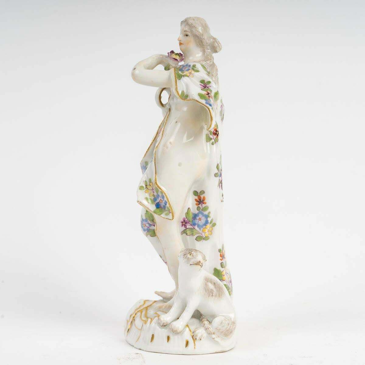 An 18th Century Meissen Porcelain Sculpture Of An Elegant Woman, Louis XV Period photo 2433.0