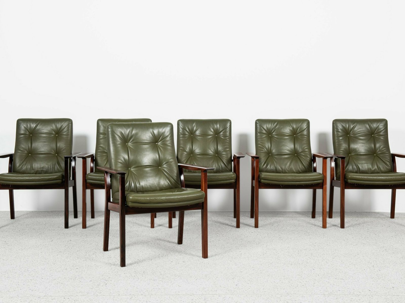Midcentury Danish Set Of 6 Chairs With Armrests In Rosewood And Leather By Arne Vodder For Sibast photo for sale