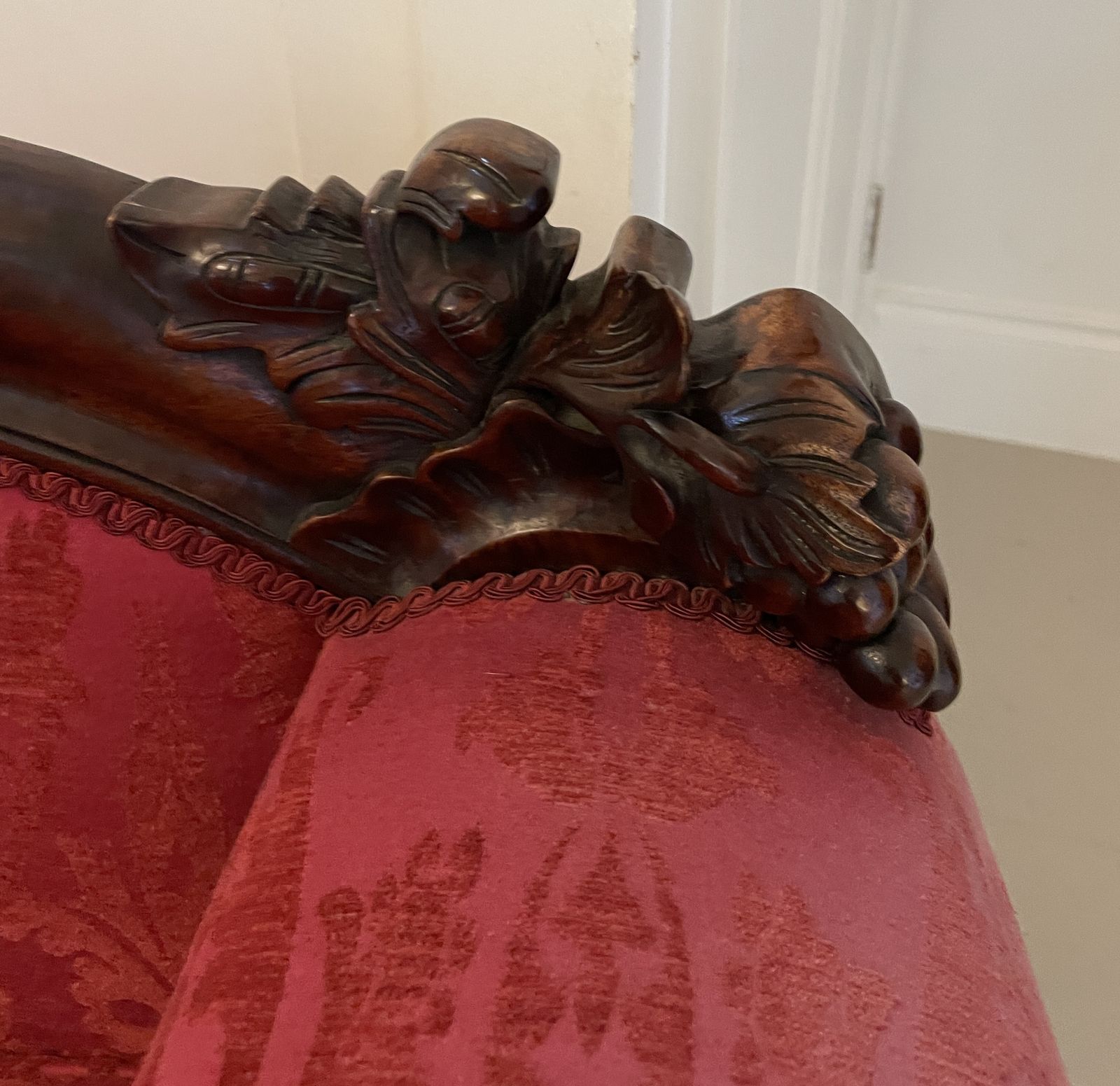 photo furniture Outstanding Quality Antique 19th Century Carved Mahogany Chaise Longue