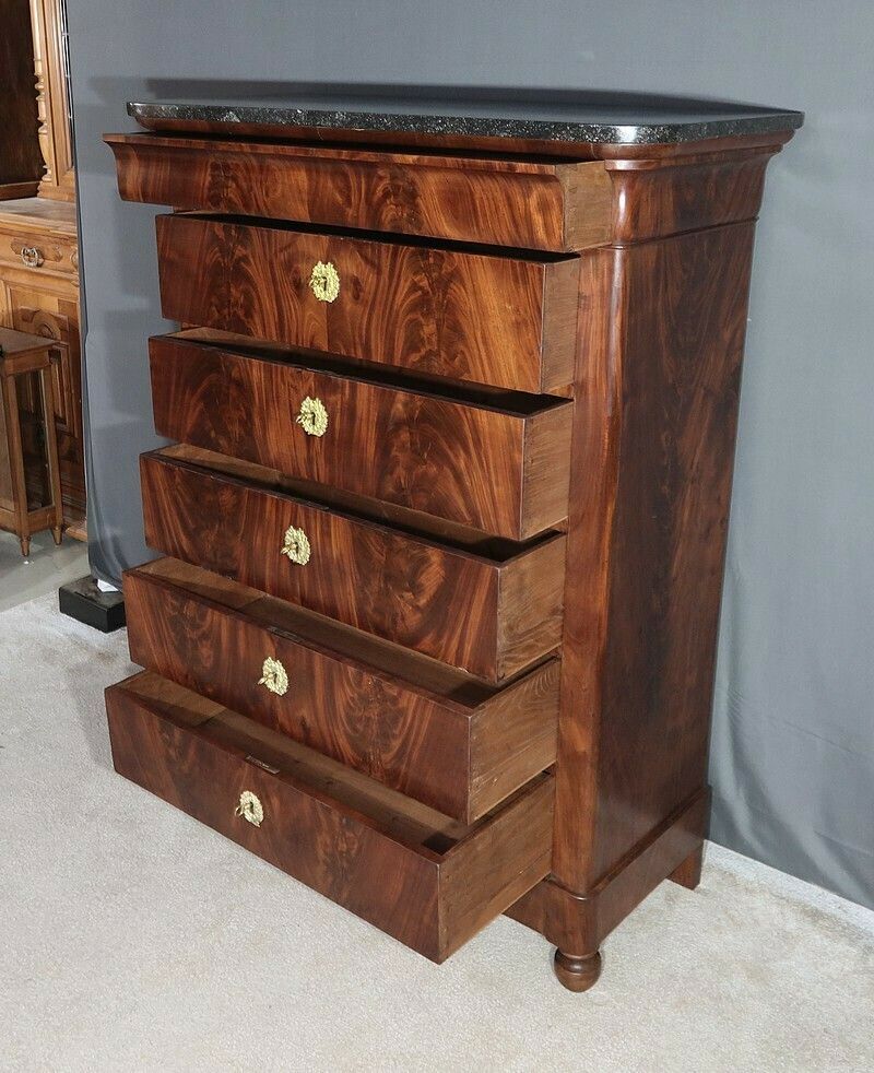 Mahogany Burl Chest Of Drawers, Restoration Period – Early 19th Century photo vinterior