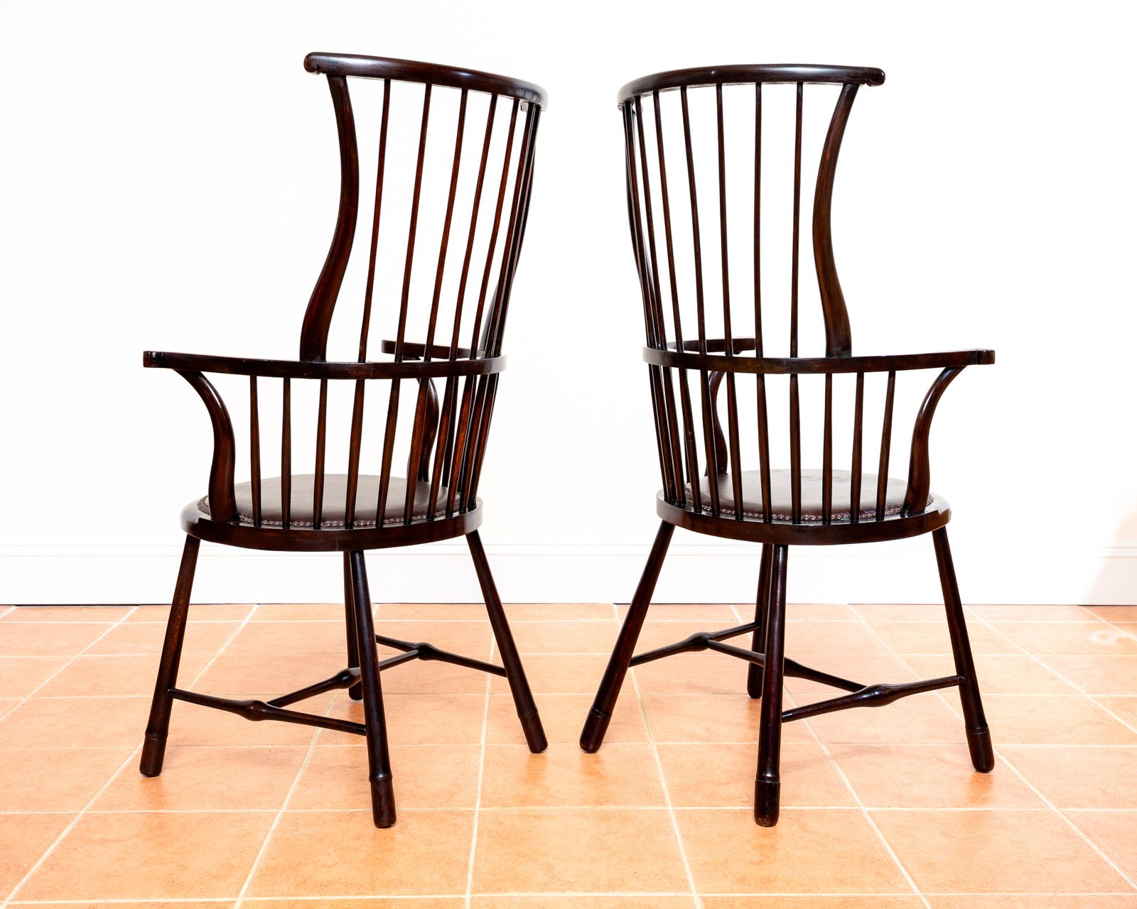 photo furniture Pair Of Liberty Windsor Chairs Arts And Crafts Shawl Back Fan Back A.Ntique Art Nouveau Aesthetic Movement 1900s Leather Armchairs Country House