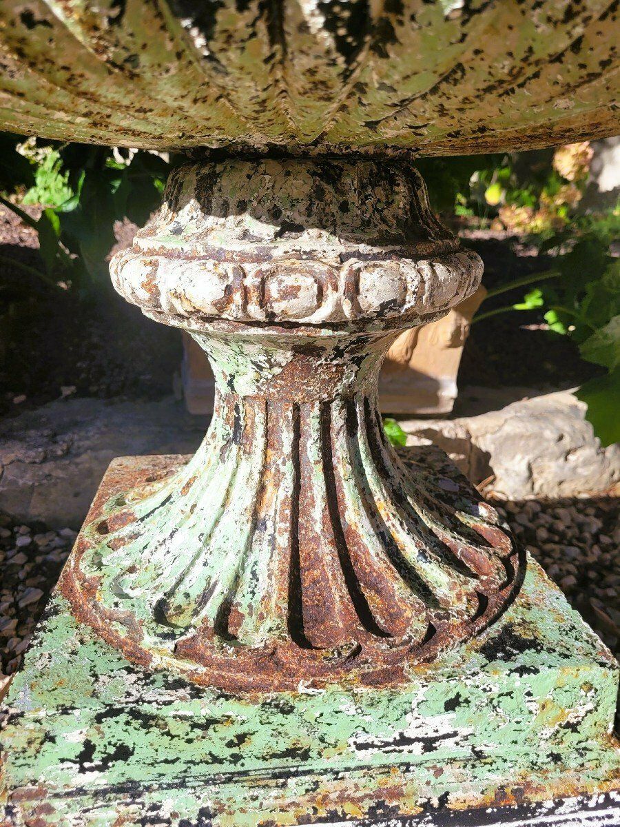 2 Cast Iron Garden Vases On Base, 19th Century photo 2800.0