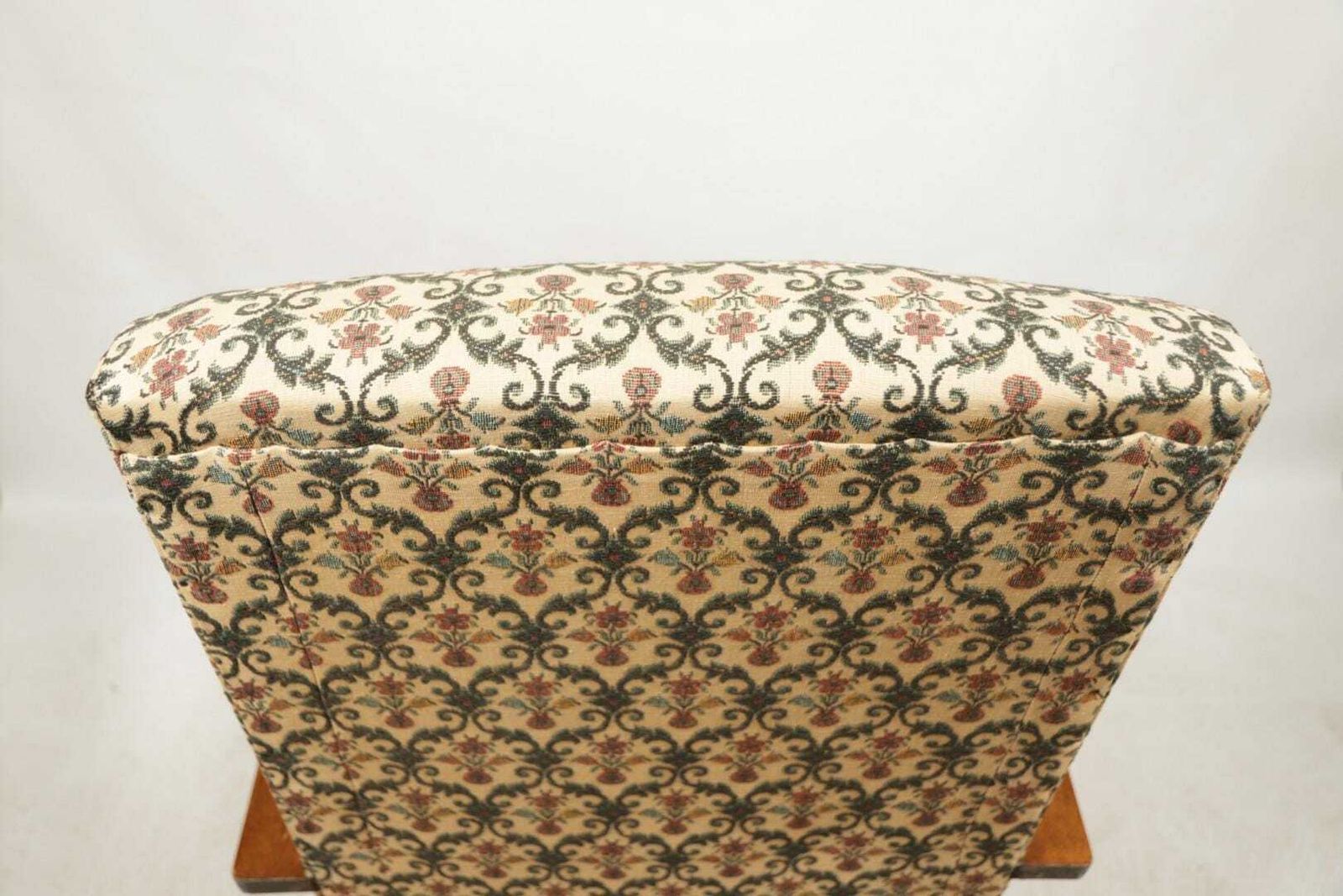 photo furniture Art Deco Armchair Old Jacquard Flowers Rug Nahal Circa 1940 Boho Style