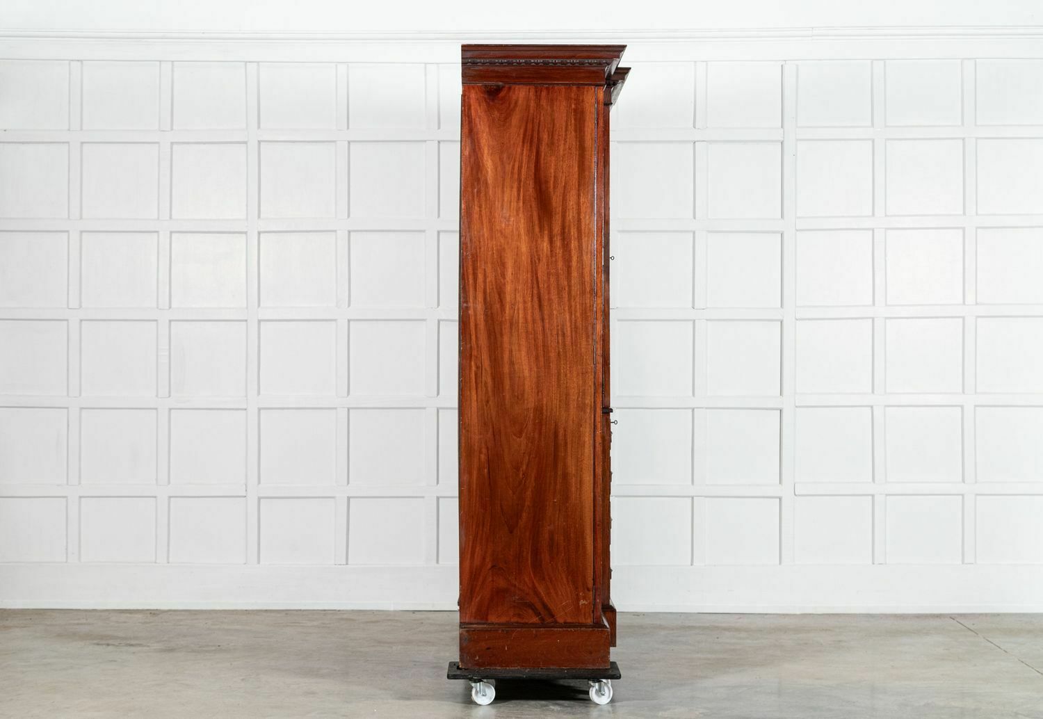 Large English 19thc Mahogany Triple Wardrobe   photo vinterior