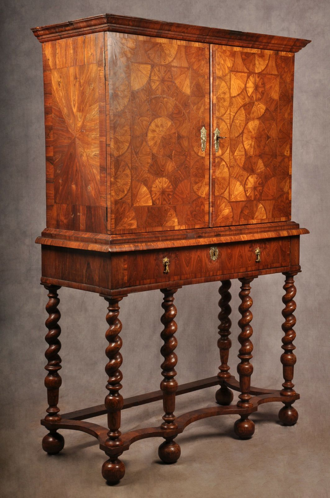 Important 17th Century Kingwood Cabinet On Stand photo for sale