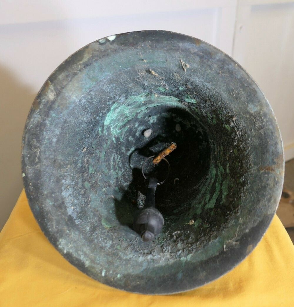 Heavy Bronze Bell, Tower Bell photo vinterior