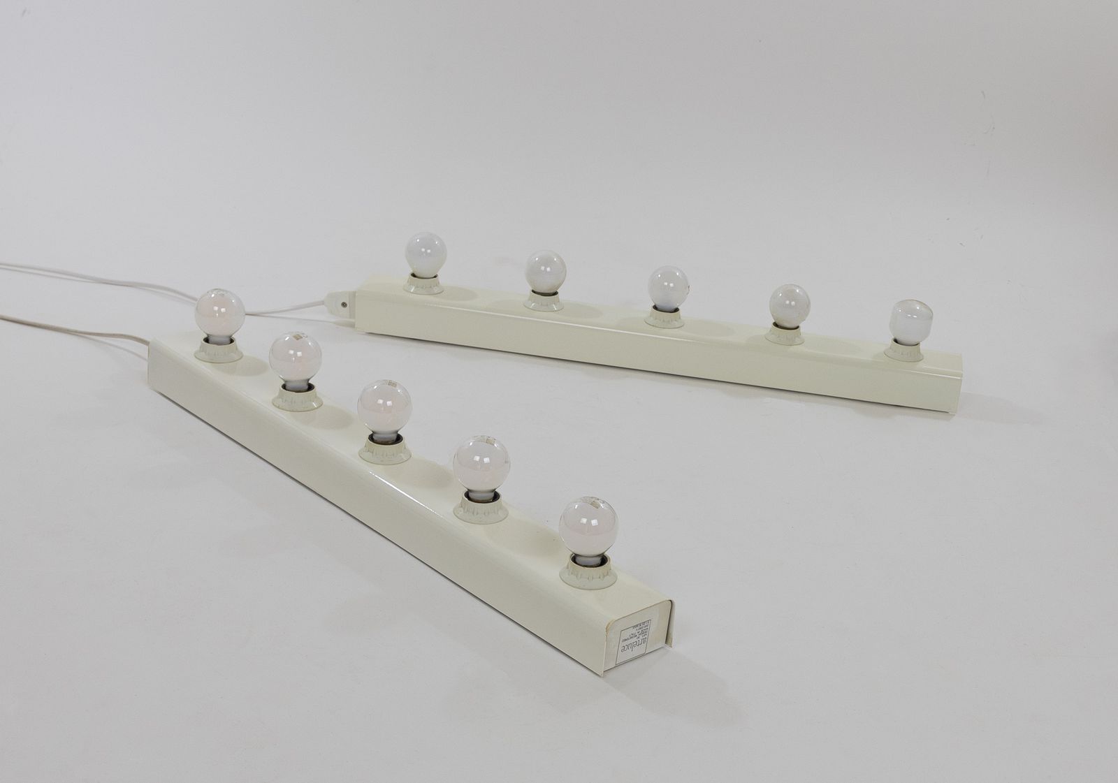 A Pair Of Wall Lamps Model 50 By Gino Sarfatti For Arteluce, 1968 photo vinterior