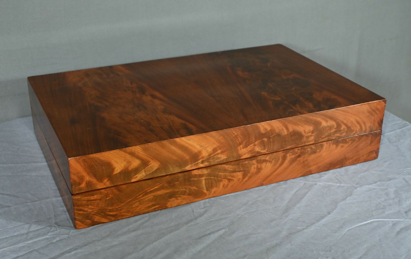 Mahogany Trictrac Apron – 1920 photo furniture