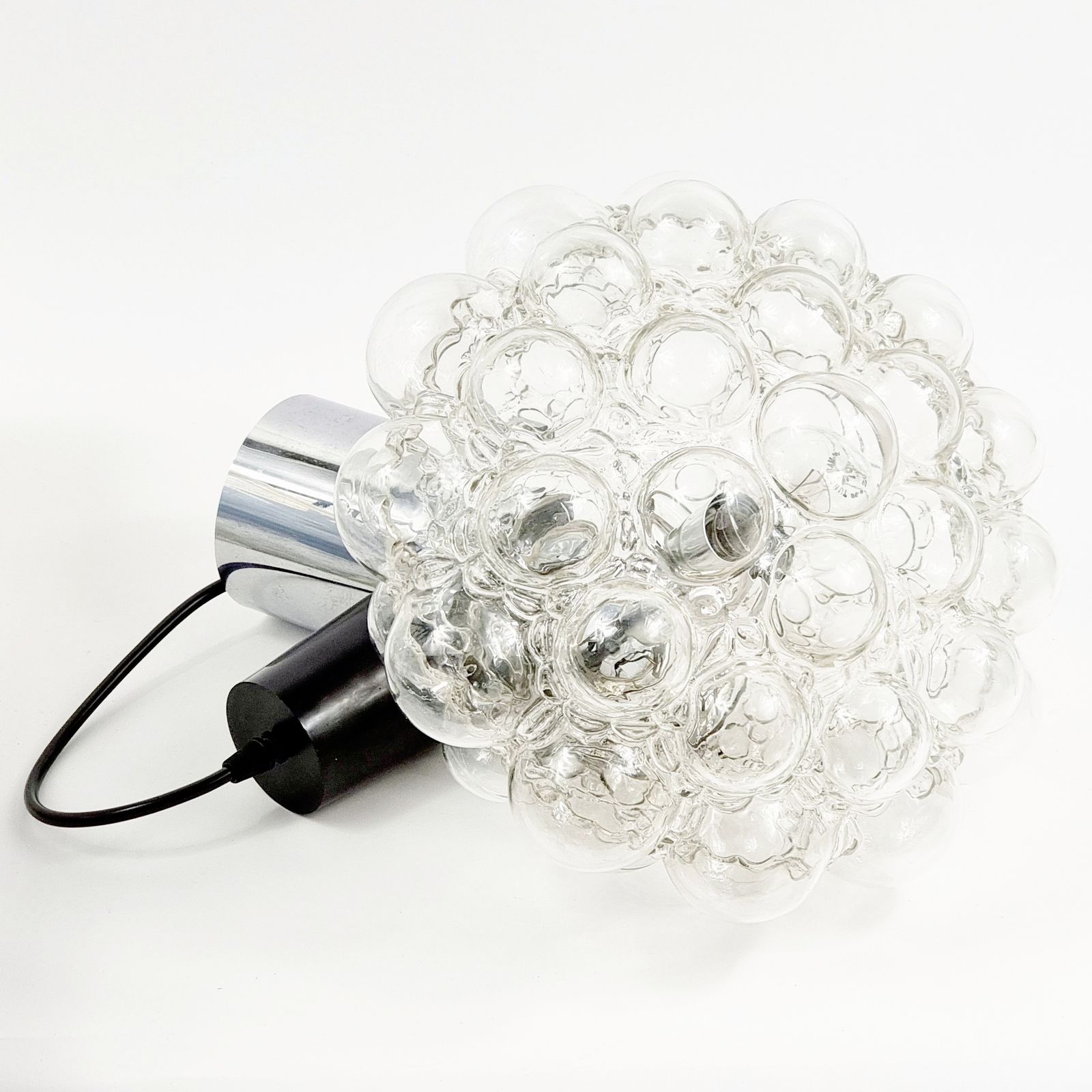 Grote Mid Century Plafondlamp Met Bellenglazuur En Chroom, Door Helena Tynell Voor Limburg, Duitsland, Jaren 1960 photo vinterior
