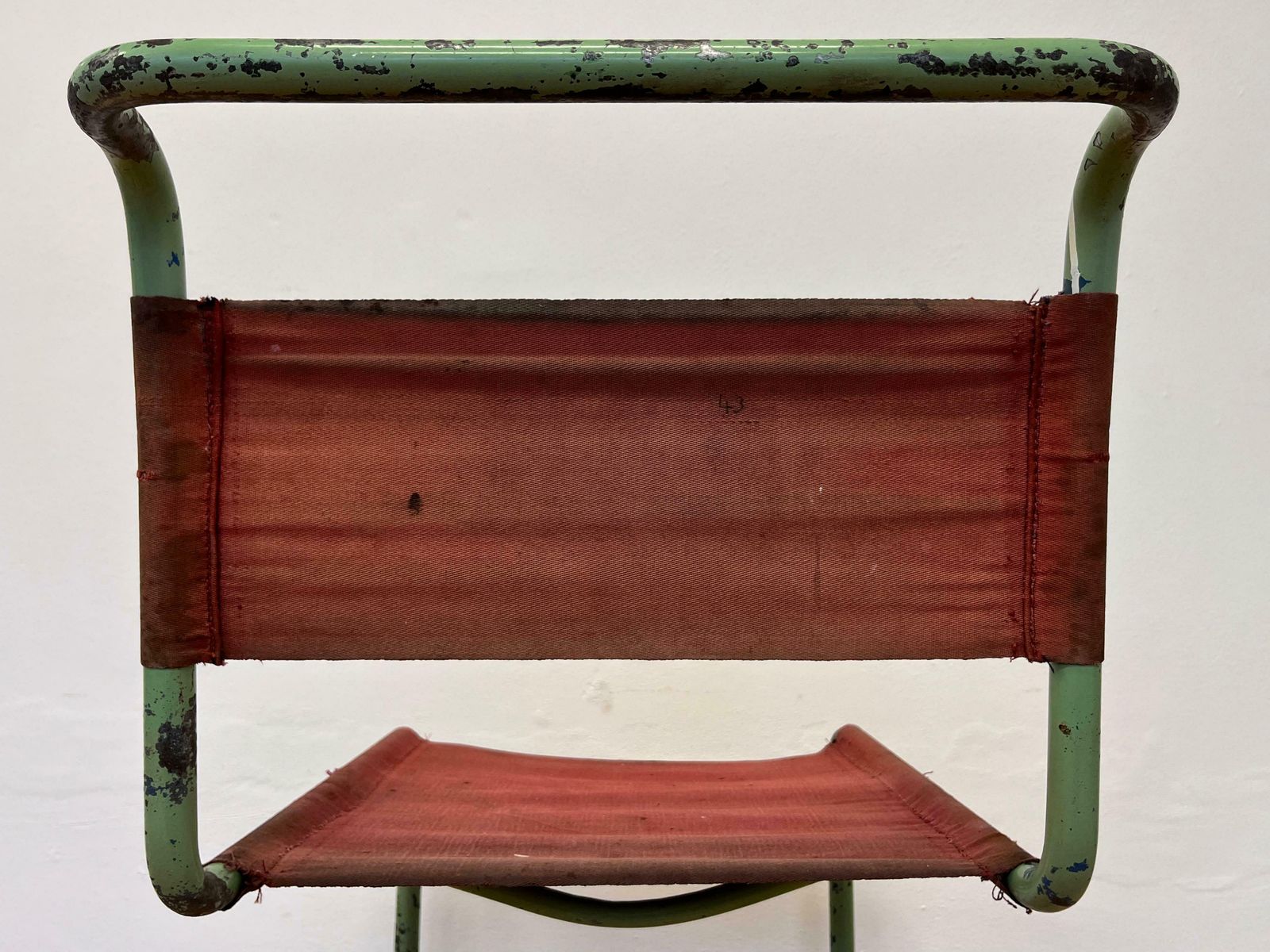 photo furniture Zeldzame Bauhaus Mart Stam Buisstalen Stoel Van Thonet / Groene Lakafwerking