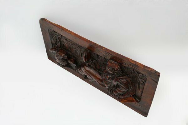 photo furniture 17th Century Gothic Hand Sculpted Oak Panel, Belgium