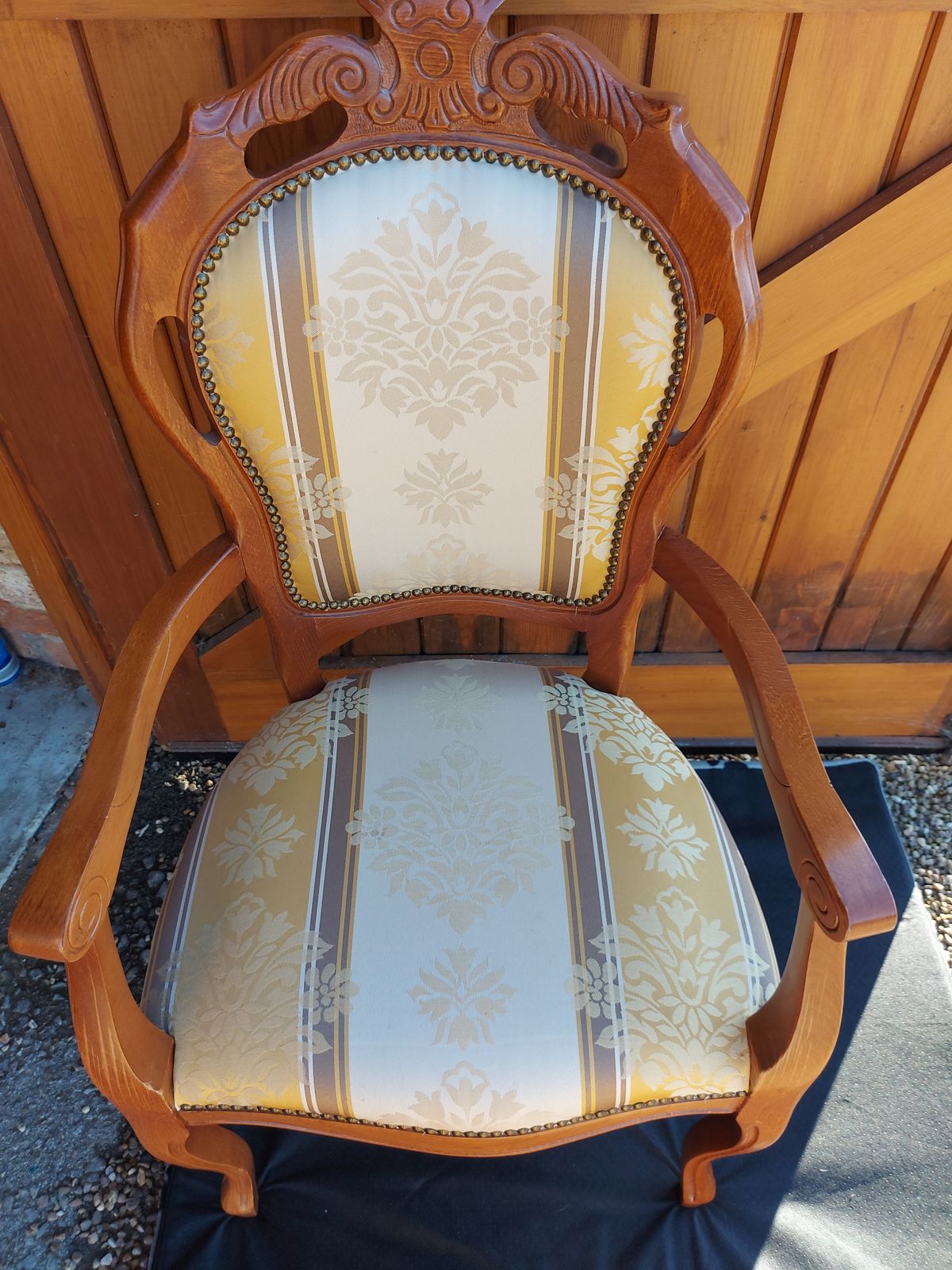 Simple Style Queen Anne Upholstered Accent Arm Chair With Arms, Walnut Timber Legs photo Furniture