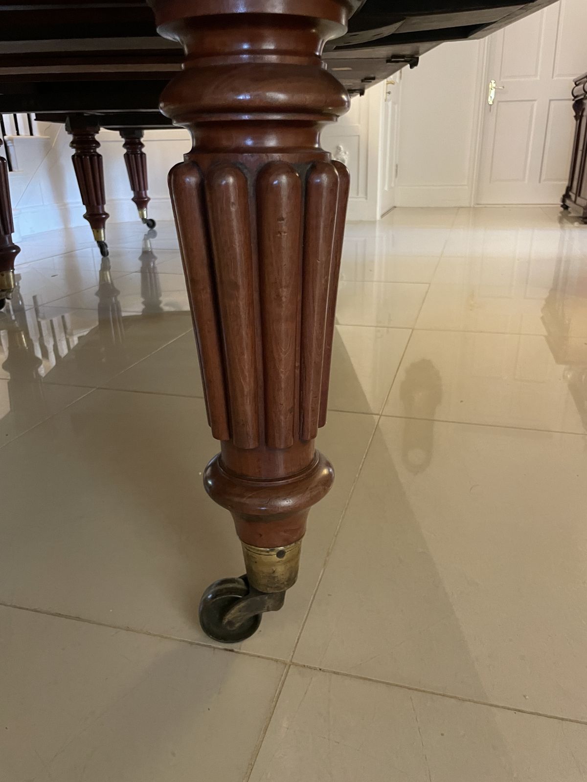 Outstanding Quality Large 16/20 Seater Antique 19th Century Figured Mahogany Dining Table 73 X 176 X 420 Cm photo for sale