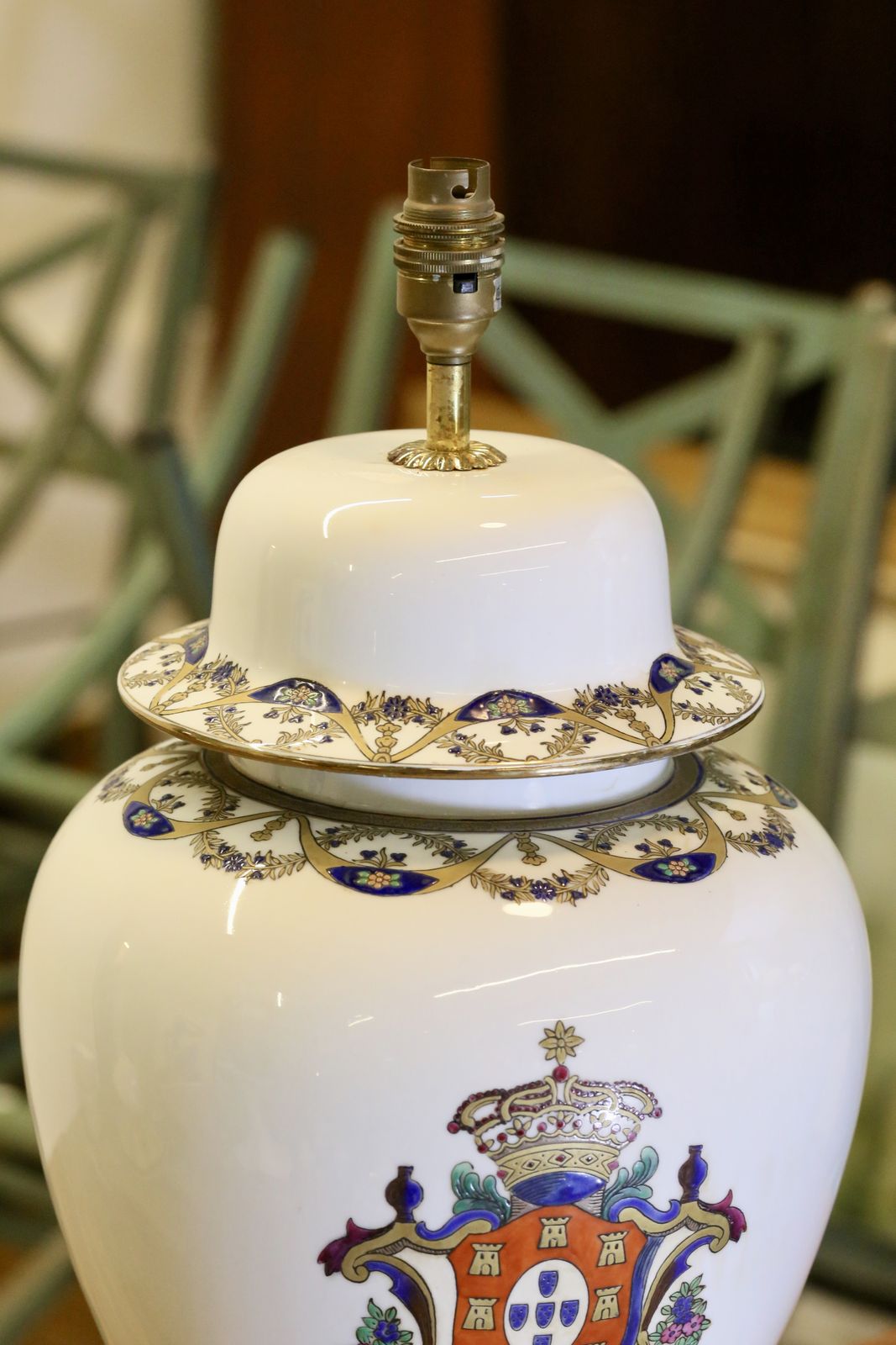 Antique Chinese Porcelain Lamp With Armorial Design   51cm Height photo 485.0