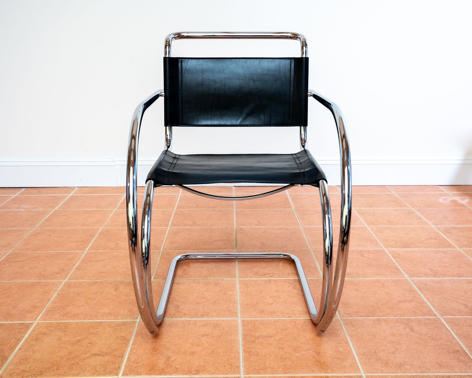Mies Van Der Rohe Mr20 Armchair Leather Chrome Cantilever Chair Black Leather Bauhaus Mcm Mid Century Leather Arm Chair photo 1500.0