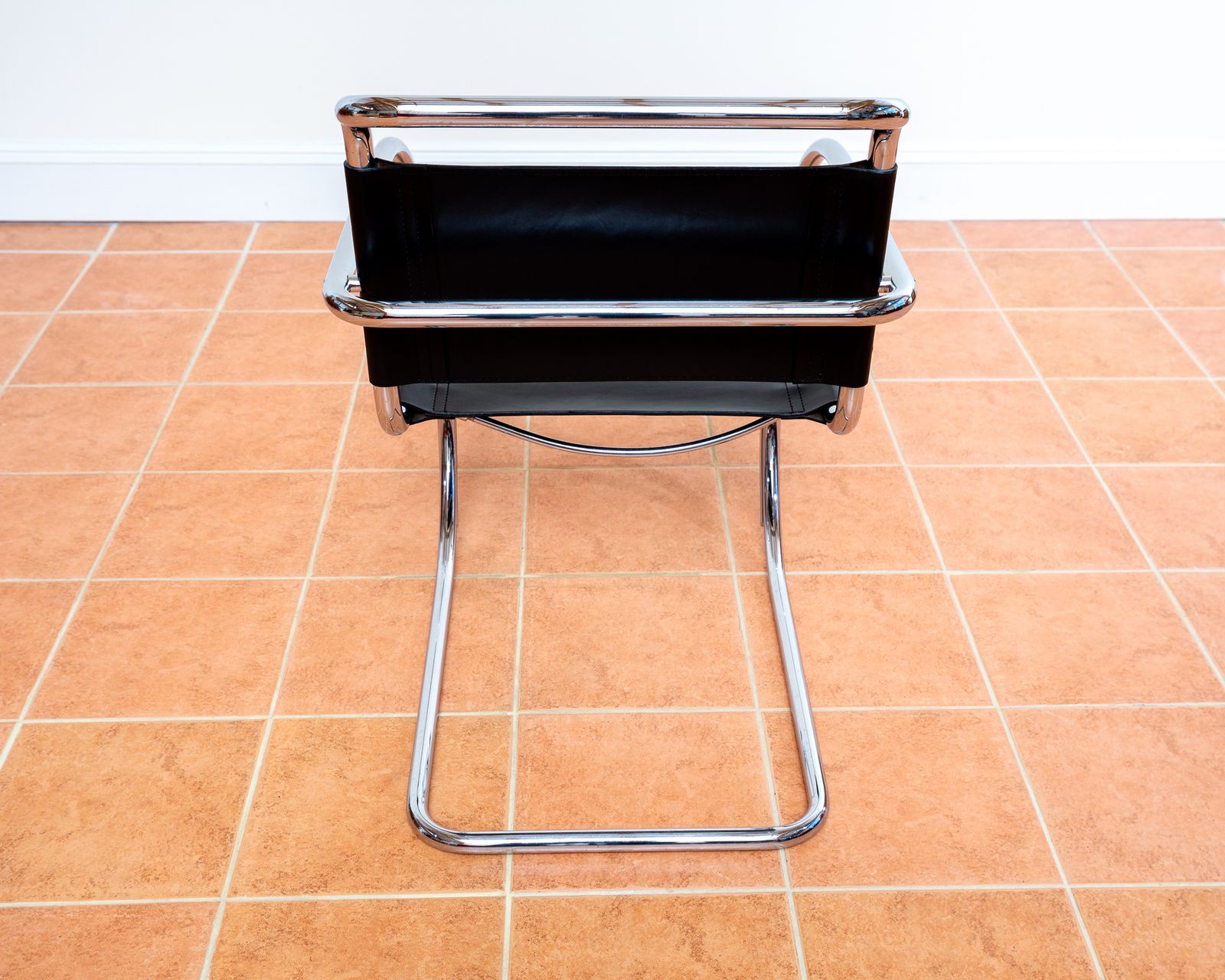 photo furniture Mies Van Der Rohe Mr20 Armchair Leather Chrome Cantilever Chair Black Leather Bauhaus Mcm Mid Century Leather Arm Chair