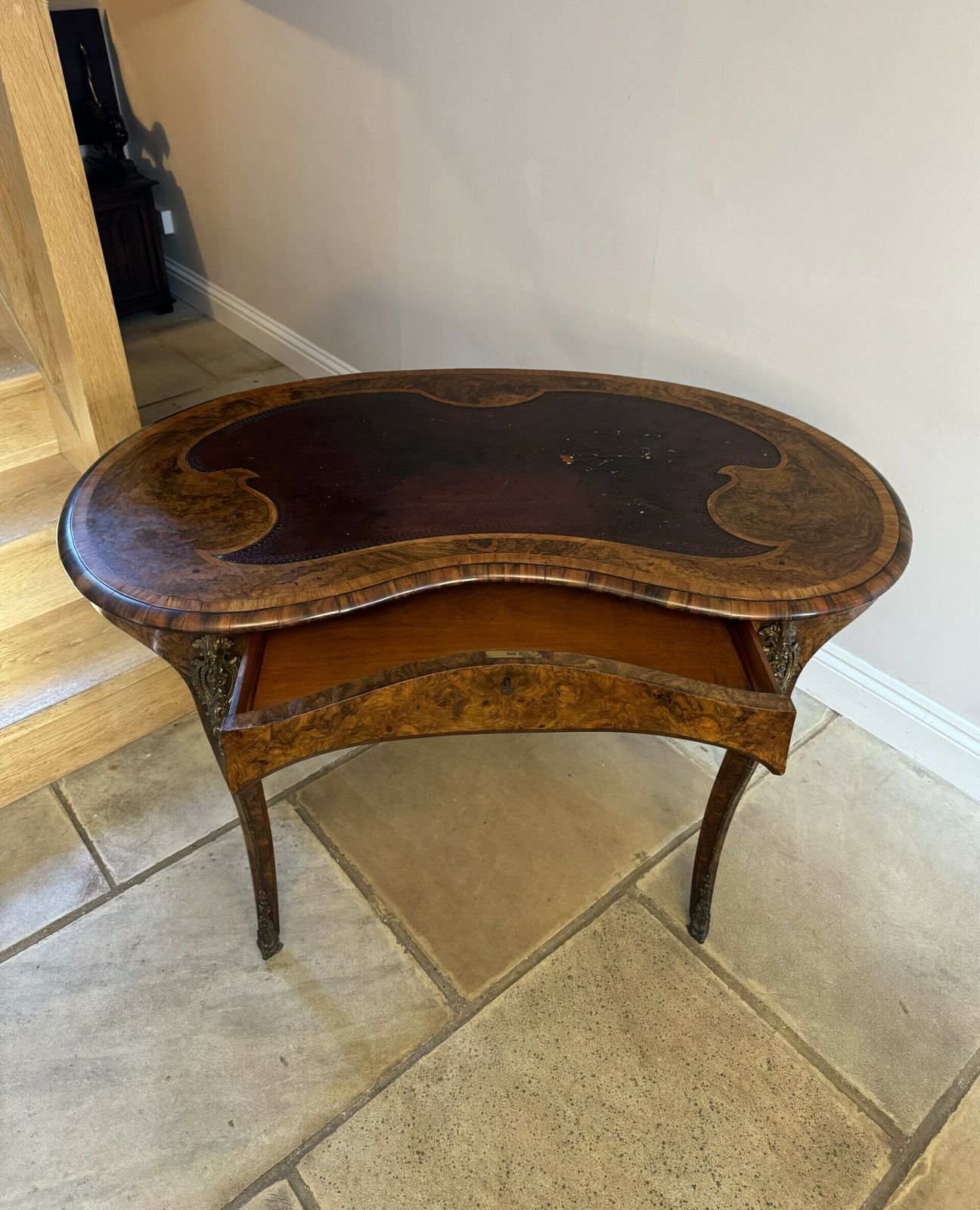 Victorian Freestanding Quality Inlaid Burr Walnut Kidney Writing Table photo vintage