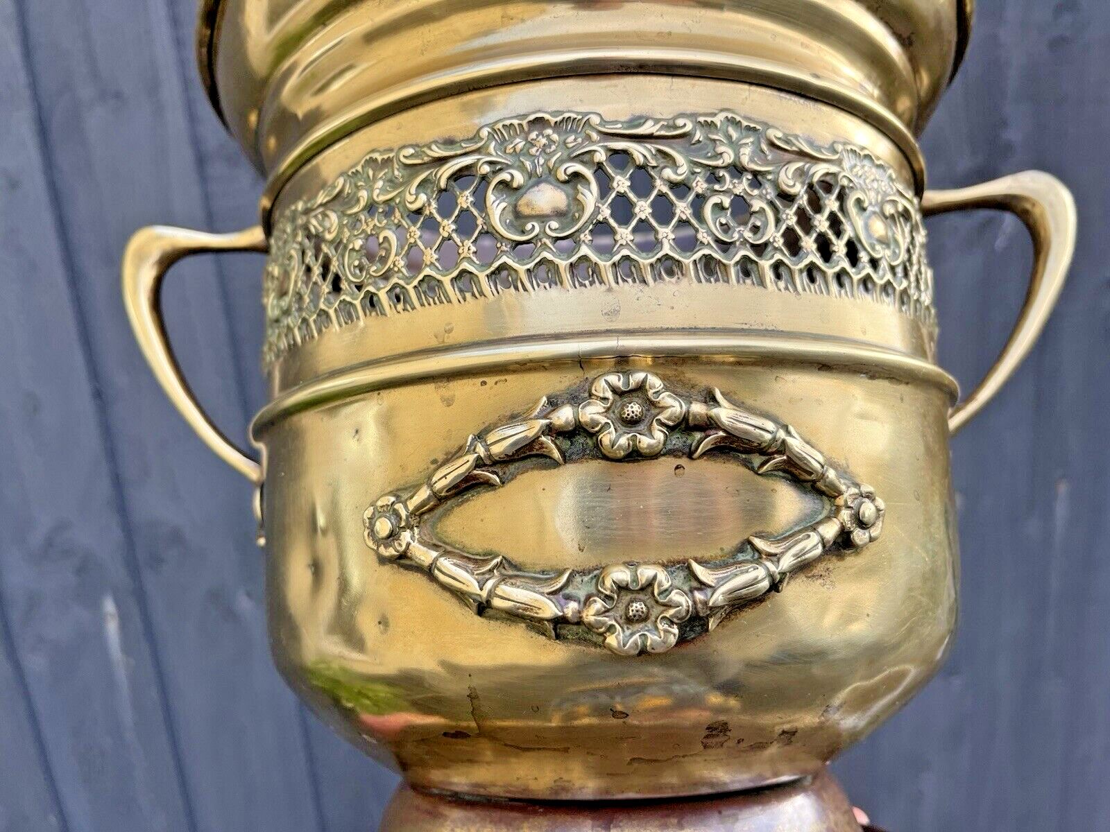 photo vinterior Antique C1880 Art Nouveau Rococo Regency Brass Champagne Pedestal Ice Bucket Af