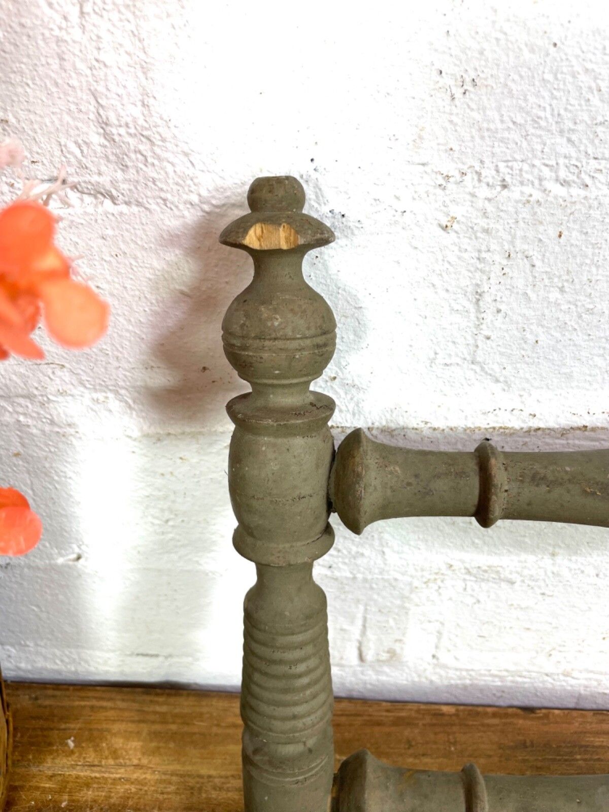 photo furniture Antique French Wooden Turned Bobbin Bathroom Kitchen Towel Rail Holder