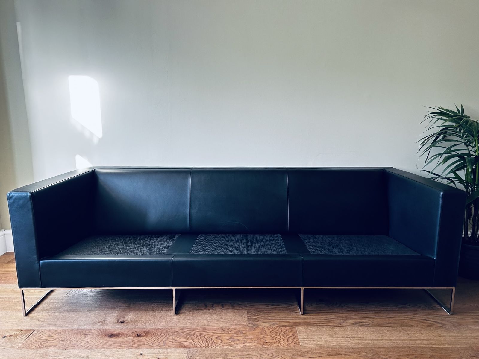 Minotti 3 Seater Black Leather Sofa photo for sale