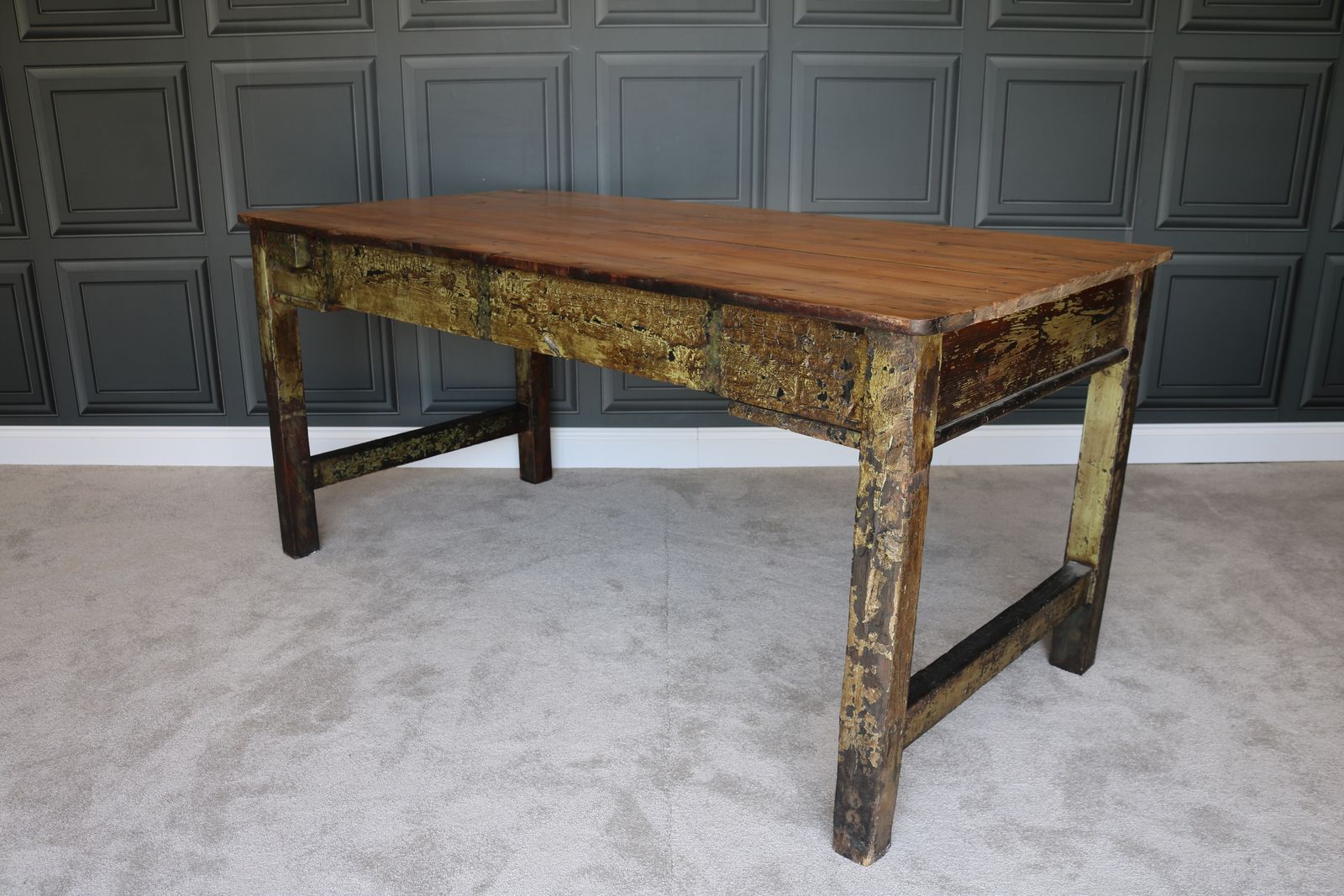 photo furniture Rustic Farmhouse Table In Distressed Green