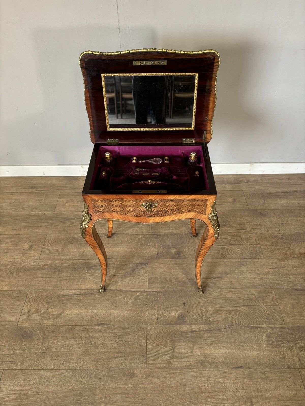 An Exceptional Quality Rosewood And Kingswood Ladys Vanity Set photo furniture