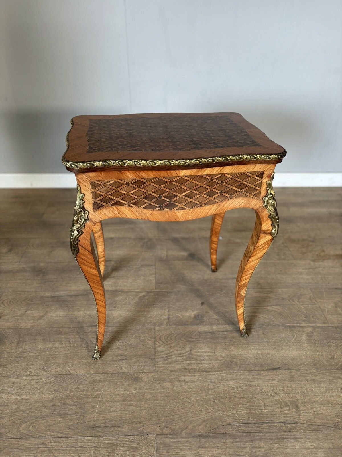 photo buy An Exceptional Quality Rosewood And Kingswood Ladys Vanity Set