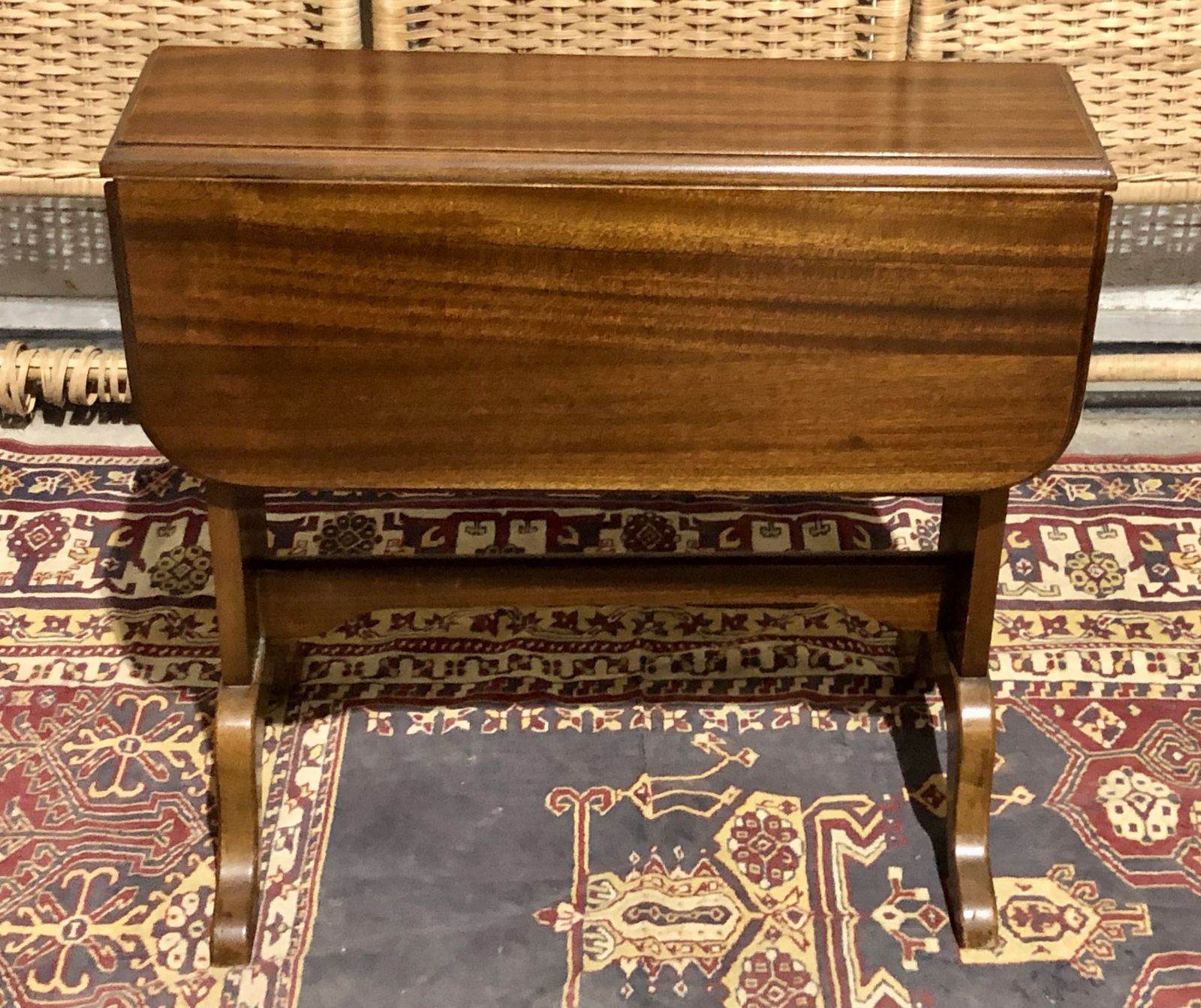 Handsome Vintage Mahogany Coffee / Occasional Table photo buy