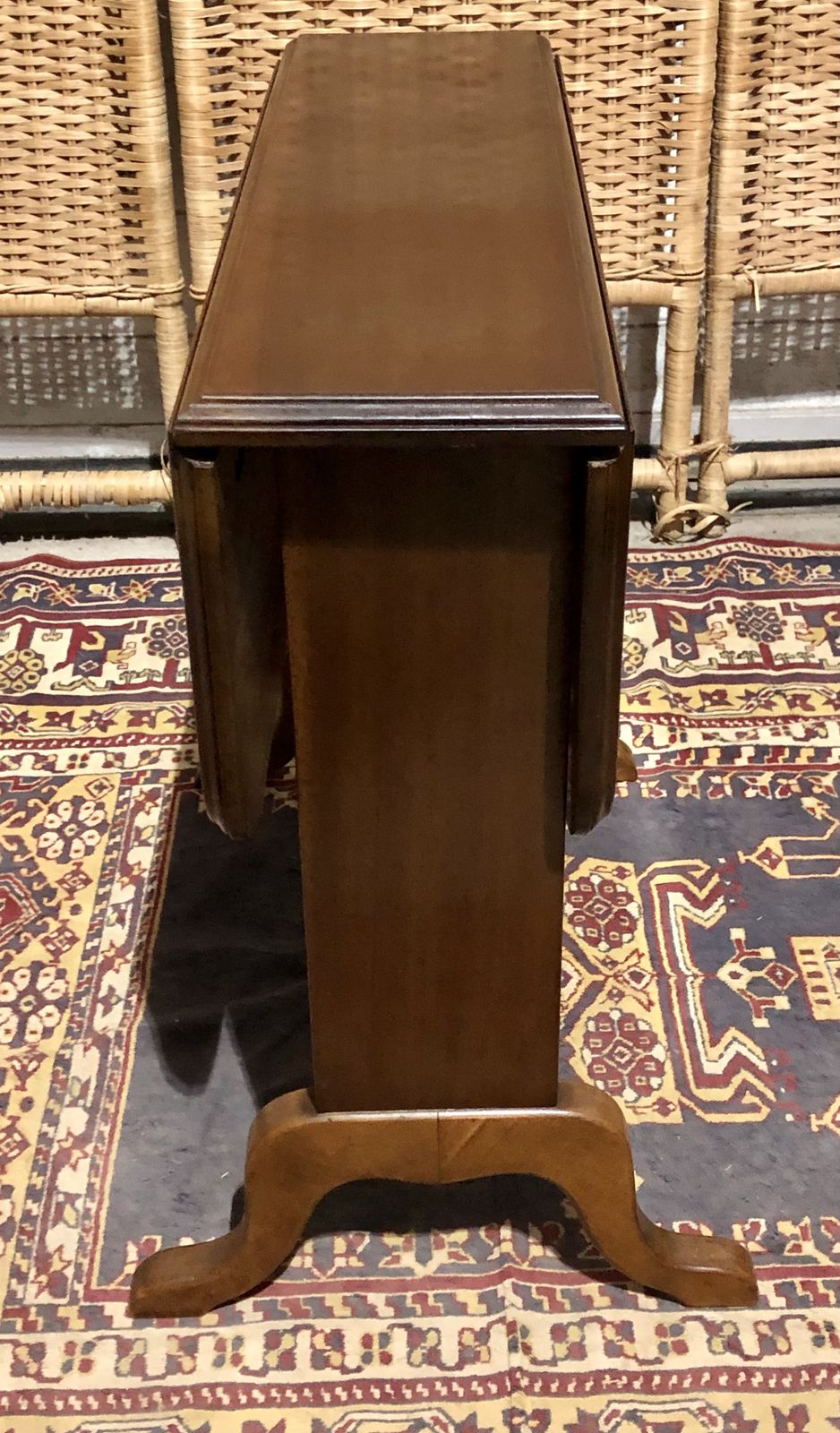 Furniture Handsome Vintage Mahogany Coffee / Occasional Table photo