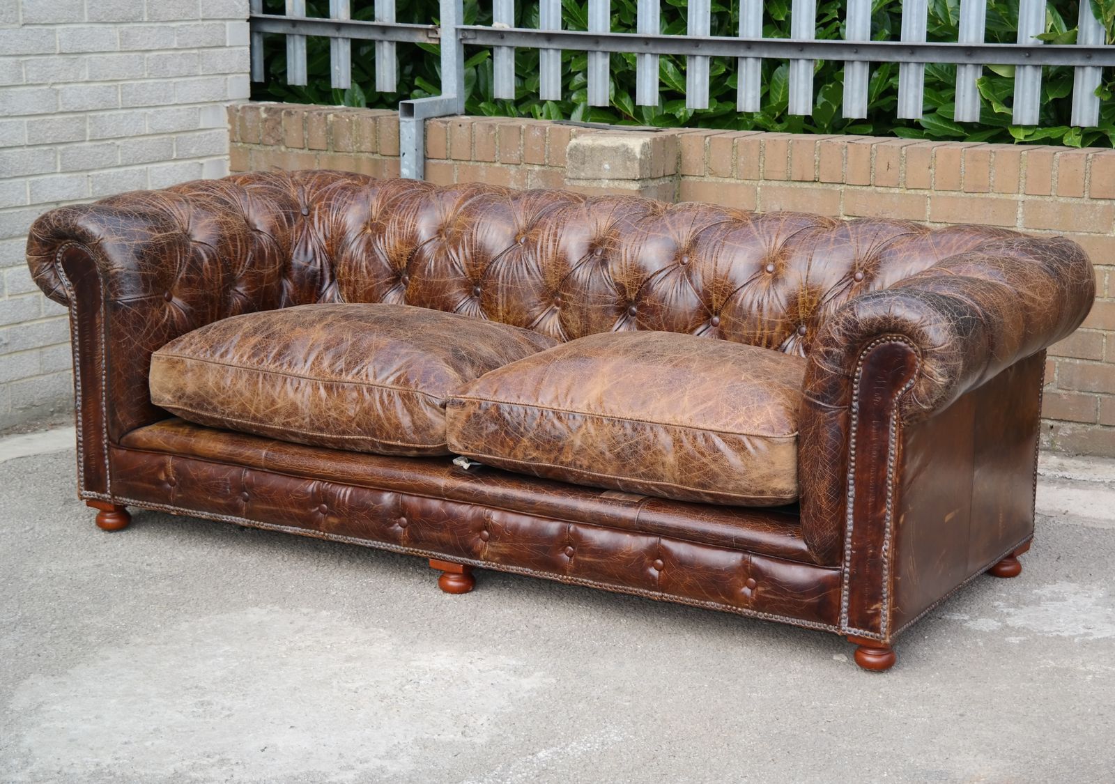 Superb Timothy Oulton Westminster Feather 2.5 Seater Leather Sofa Vintage Cigar photo Furniture