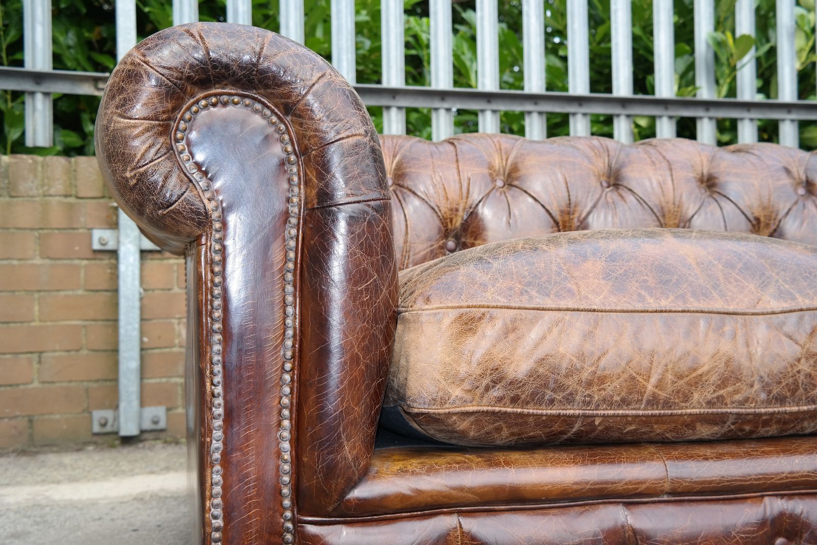 Superb Timothy Oulton Westminster Feather 2.5 Seater Leather Sofa Vintage Cigar photo buy