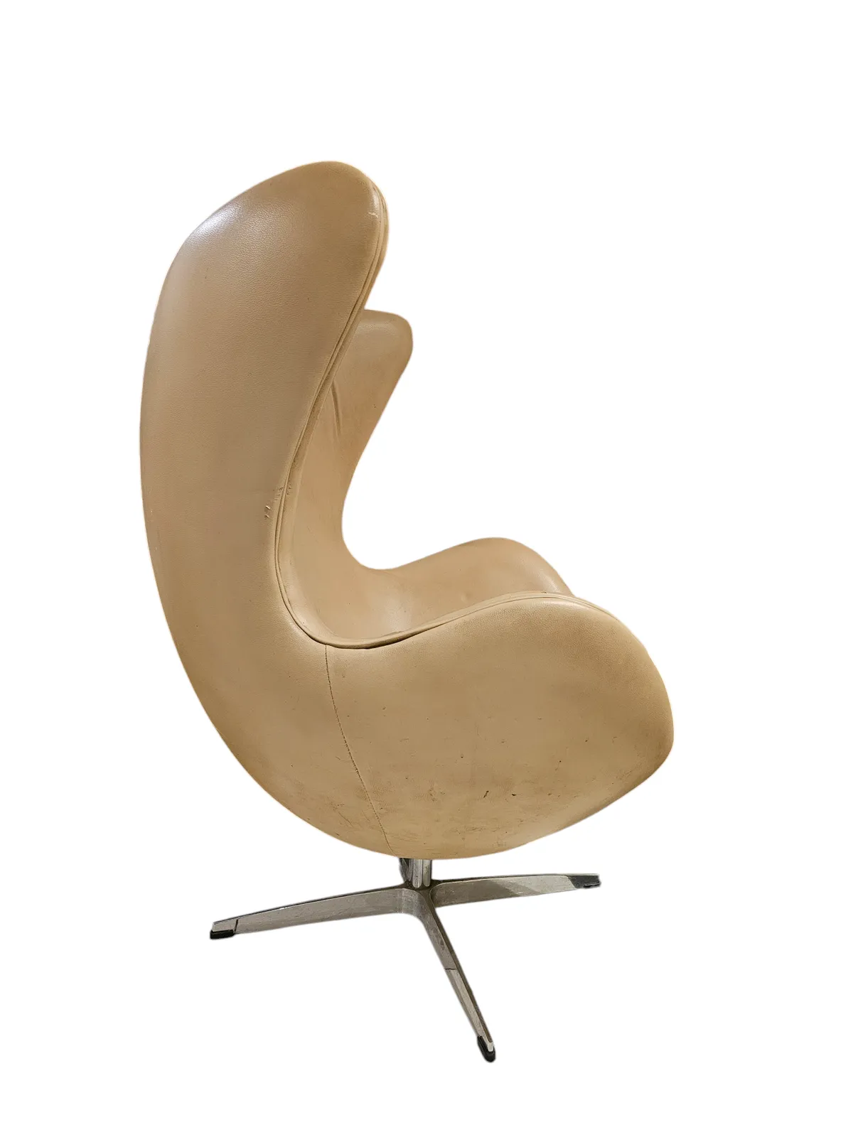 Vintage Leather Egg Chair – Inspired By Arne Jacobsen photo 400.0