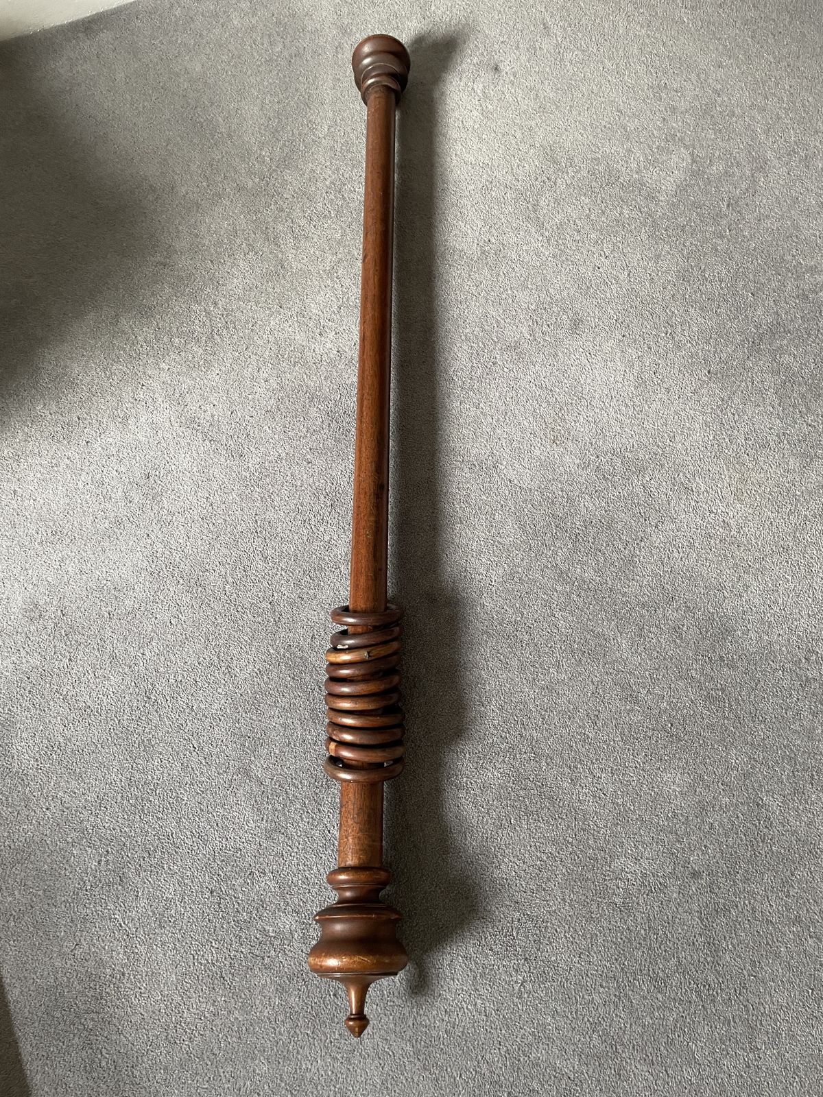 Wooden Curtain Pole (120cm Long X 4.5cm Diameter) With 2 Finials (14cm Long X 9cm Diameter), 10 Wooden Rings (9cm Diameter) And Pair Of Brass Bracket