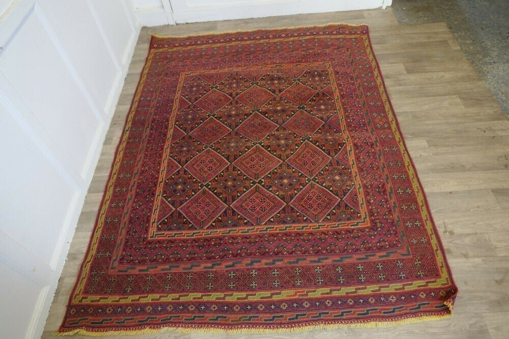 Vintage Traditional Pattern Wool Carpet Rug photo Textiles