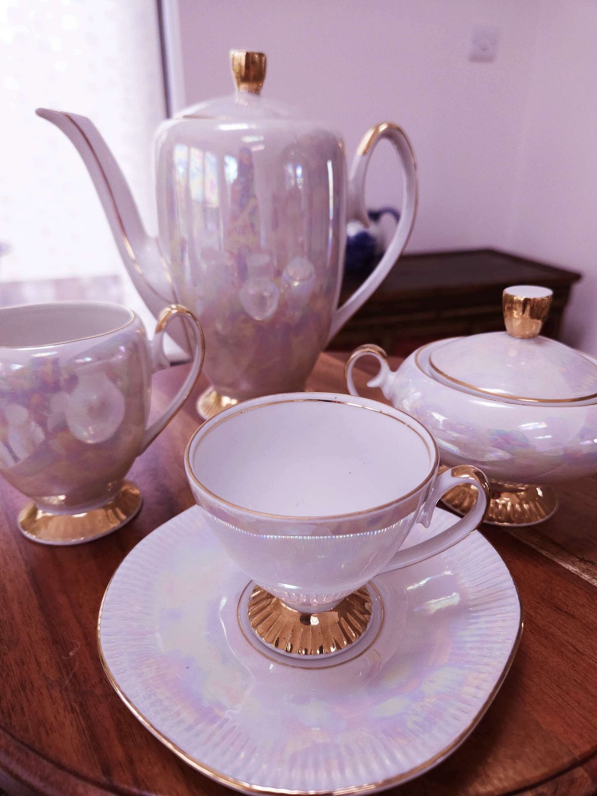 Rare & Exceptional 1960s Chodziez Demi Tasse Set In Pearlescent 'Shell' Style photo vinterior